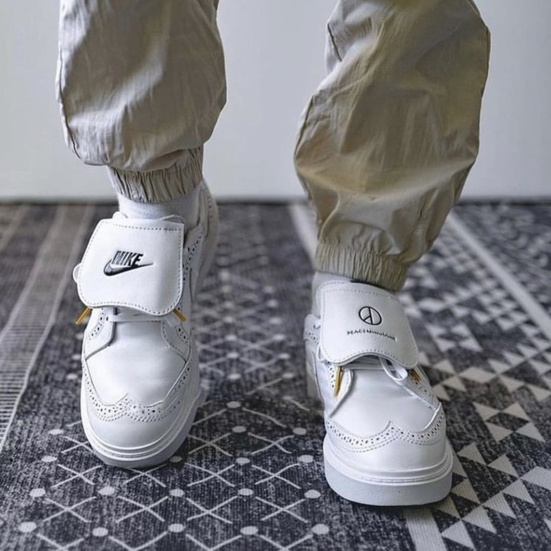Nike x Peaceminusone Kwondo1 White 착용 스타일 - 2