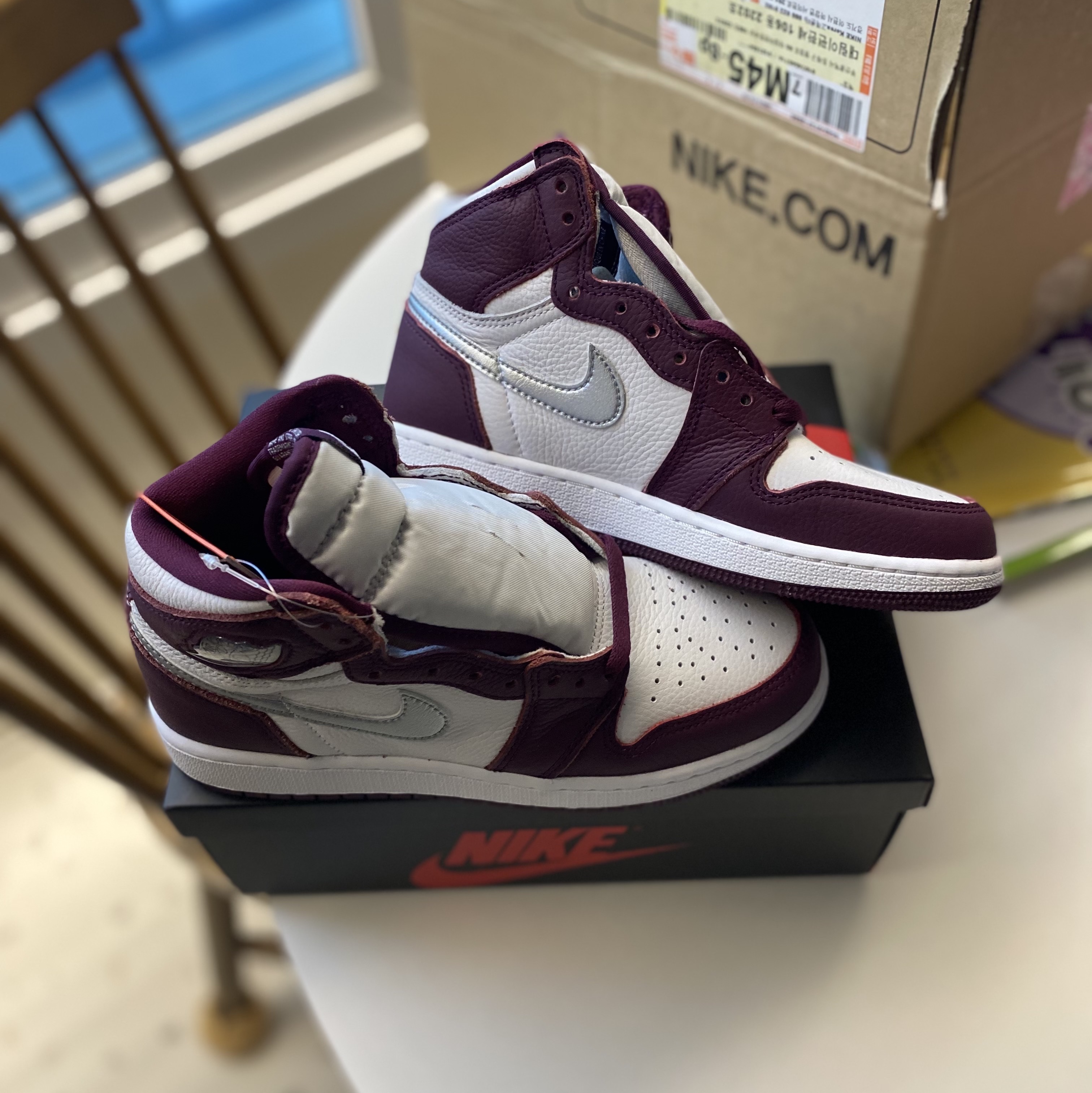(GS) Jordan 1 Retro High OG Bordeaux 착용 스타일 - 2
