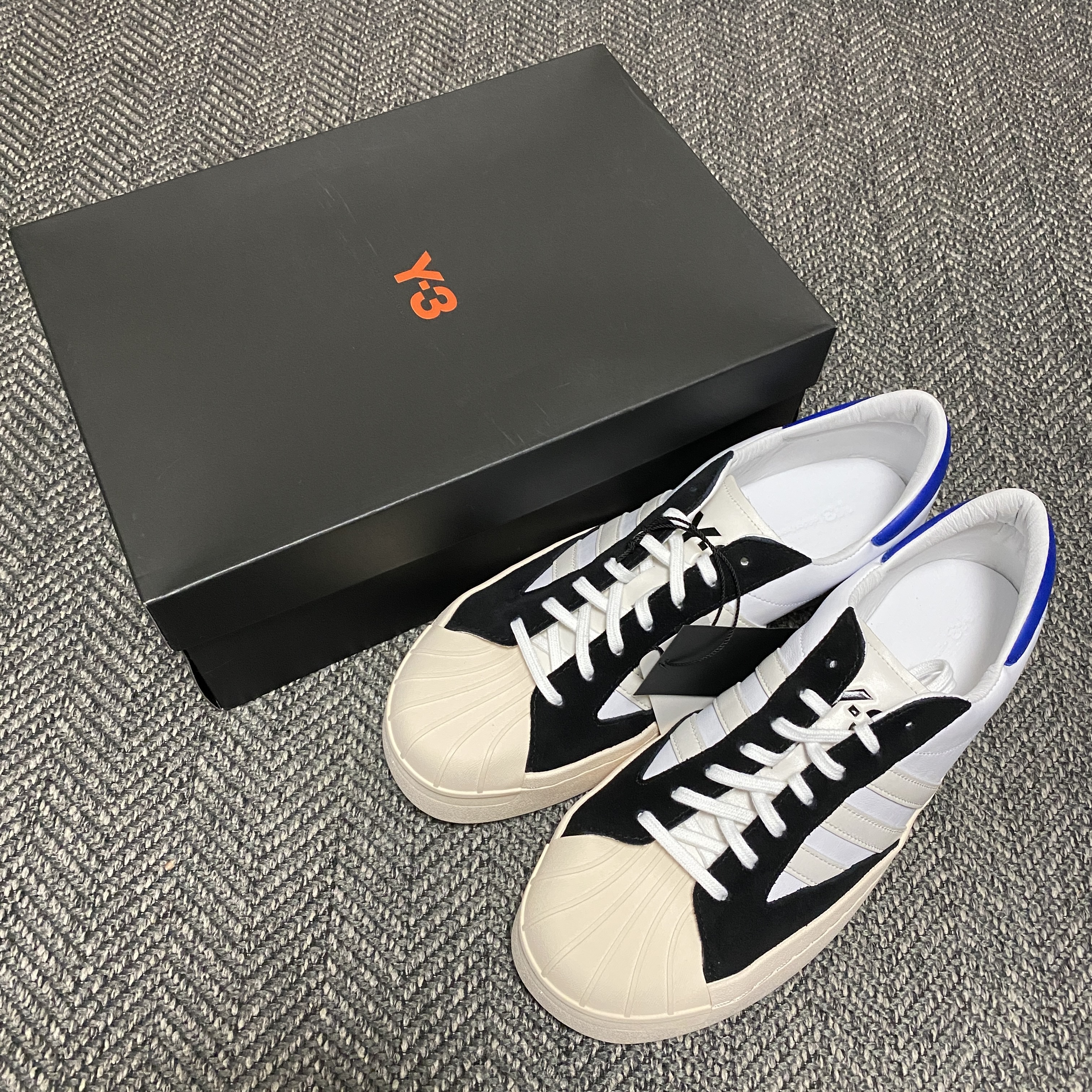 Y-3 Yohji Star Cloud White Bold Blue 착용 스타일