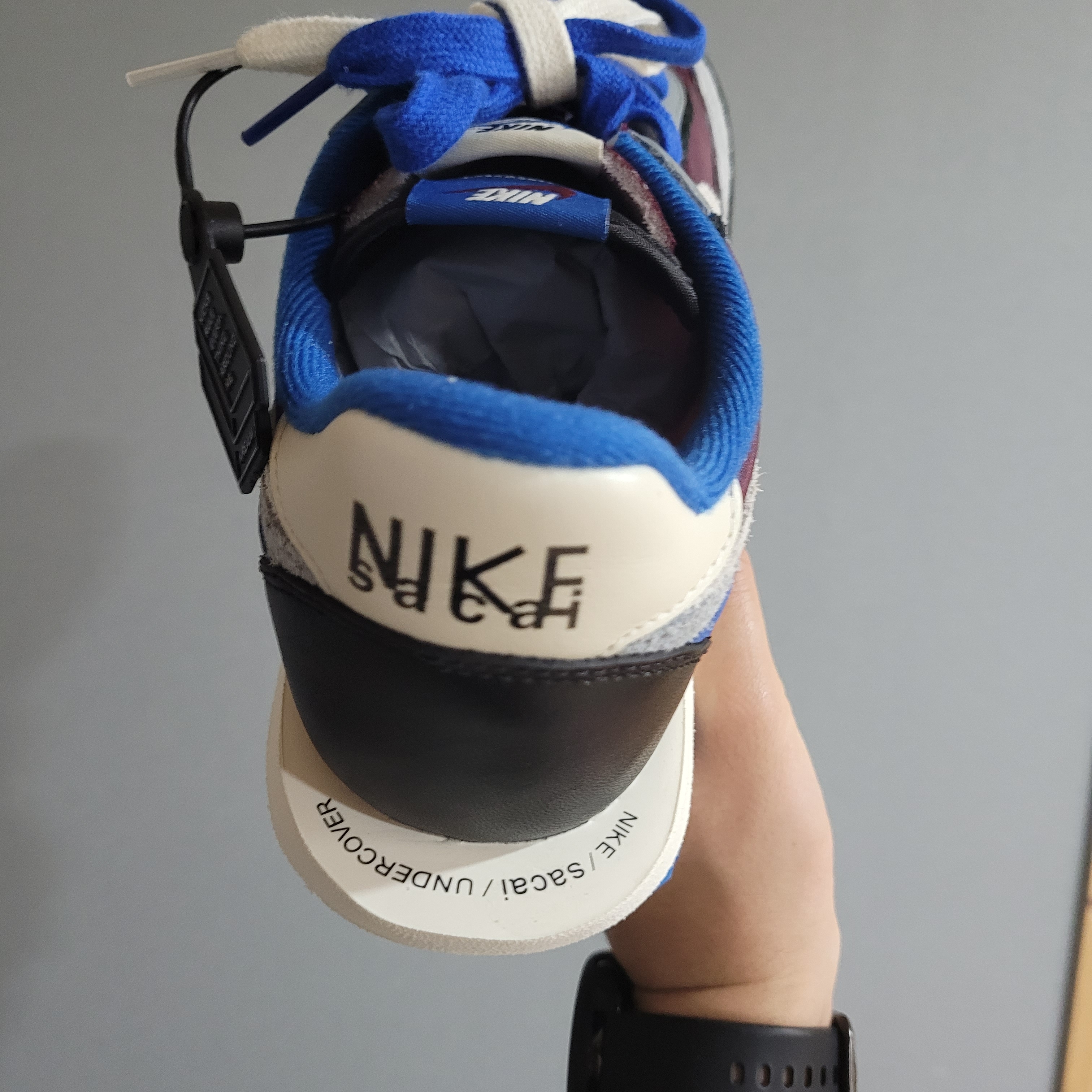 Nike x Sacai x Undercover LDWaffle Night Maroon Team Royal 착용 스타일 - 4