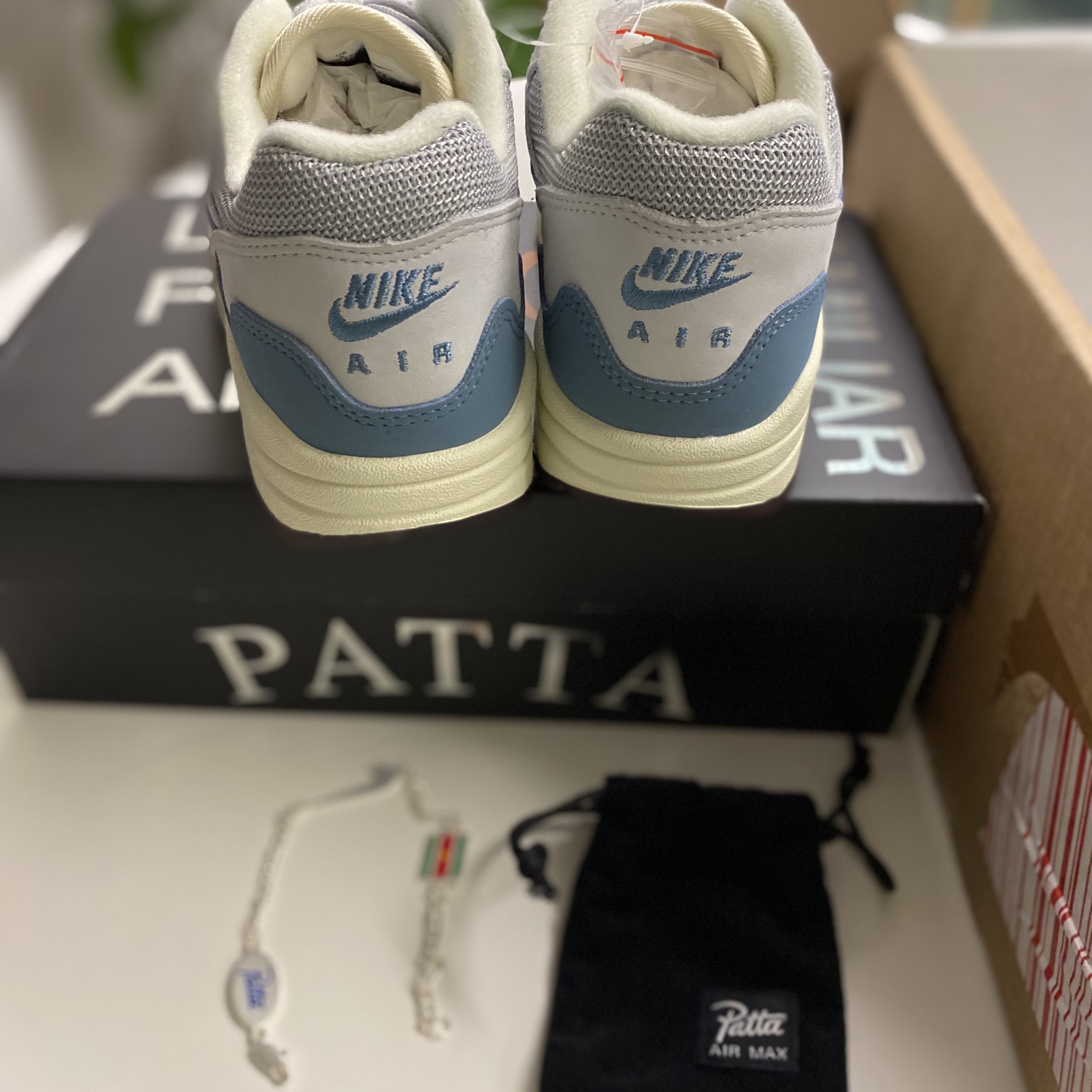 Nike x Patta Air Max 1 Noise Aqua 착용 스타일 - 3