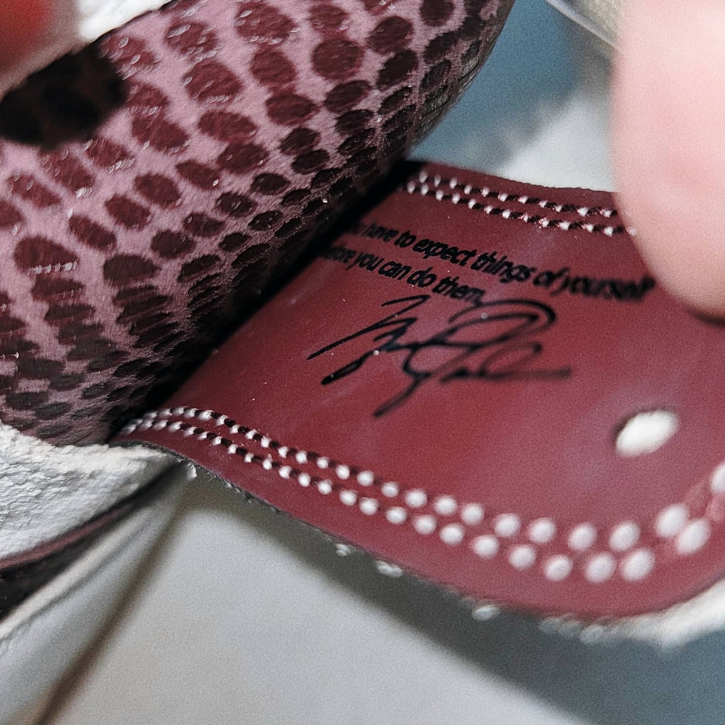 Jordan 1 x A Ma Maniere Retro High OG SP Sail and Burgundy, (PS) Jordan 1 x A Ma Maniere Retro High OG SP Burgundy and Sail 착용 스타일 - 4