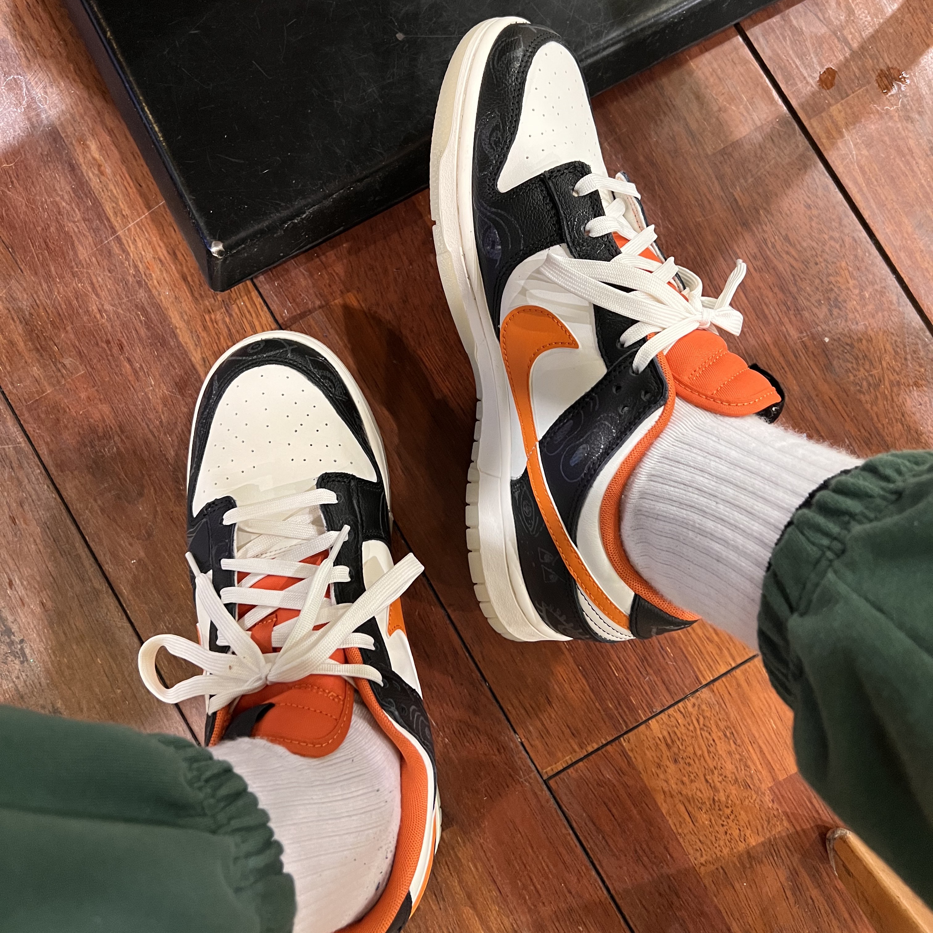 Nike Dunk Low Retro PRM Halloween 착용 스타일 - 2