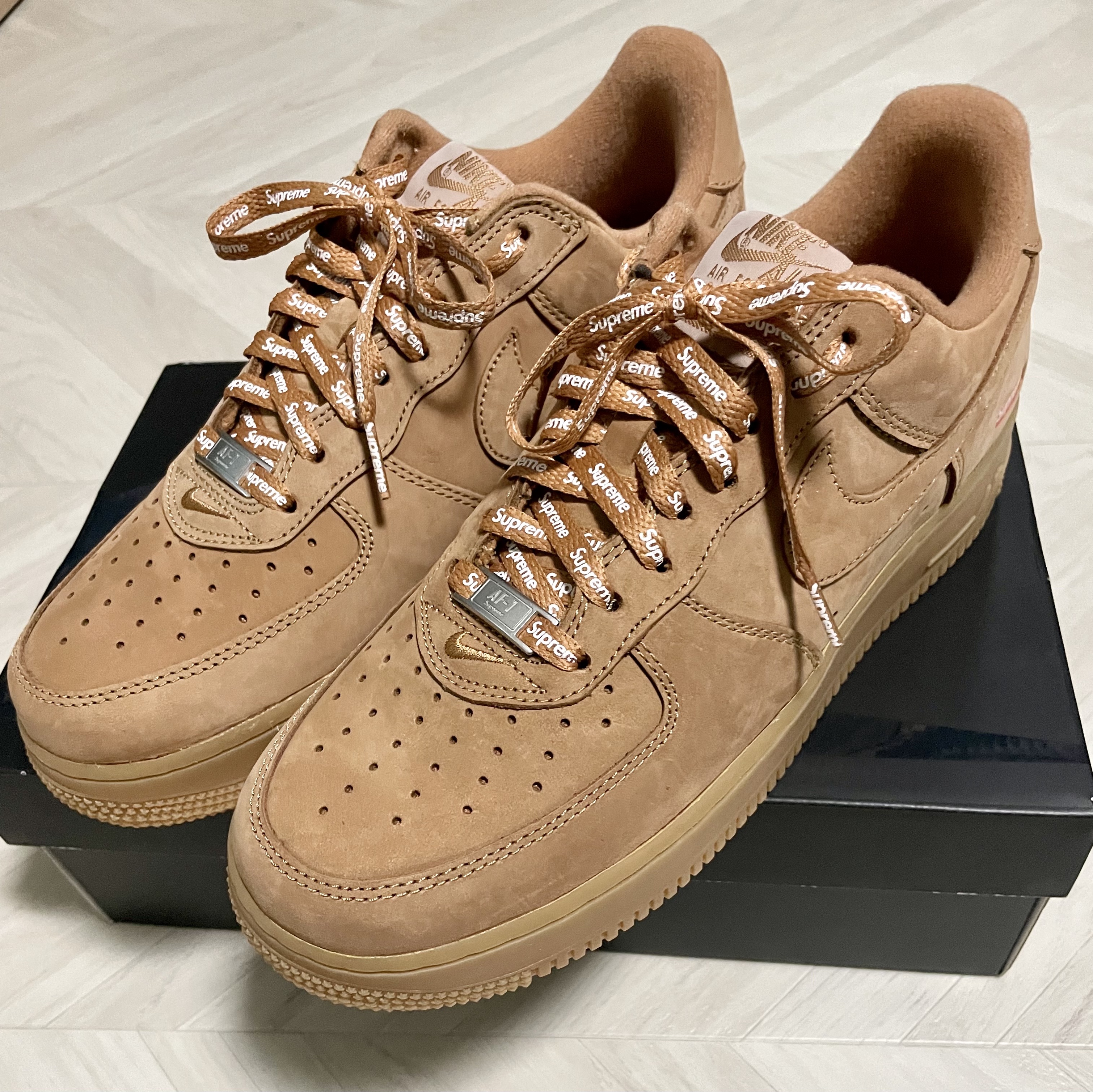 Nike x Supreme Air Force 1 Low Flax 착용 스타일 - 2