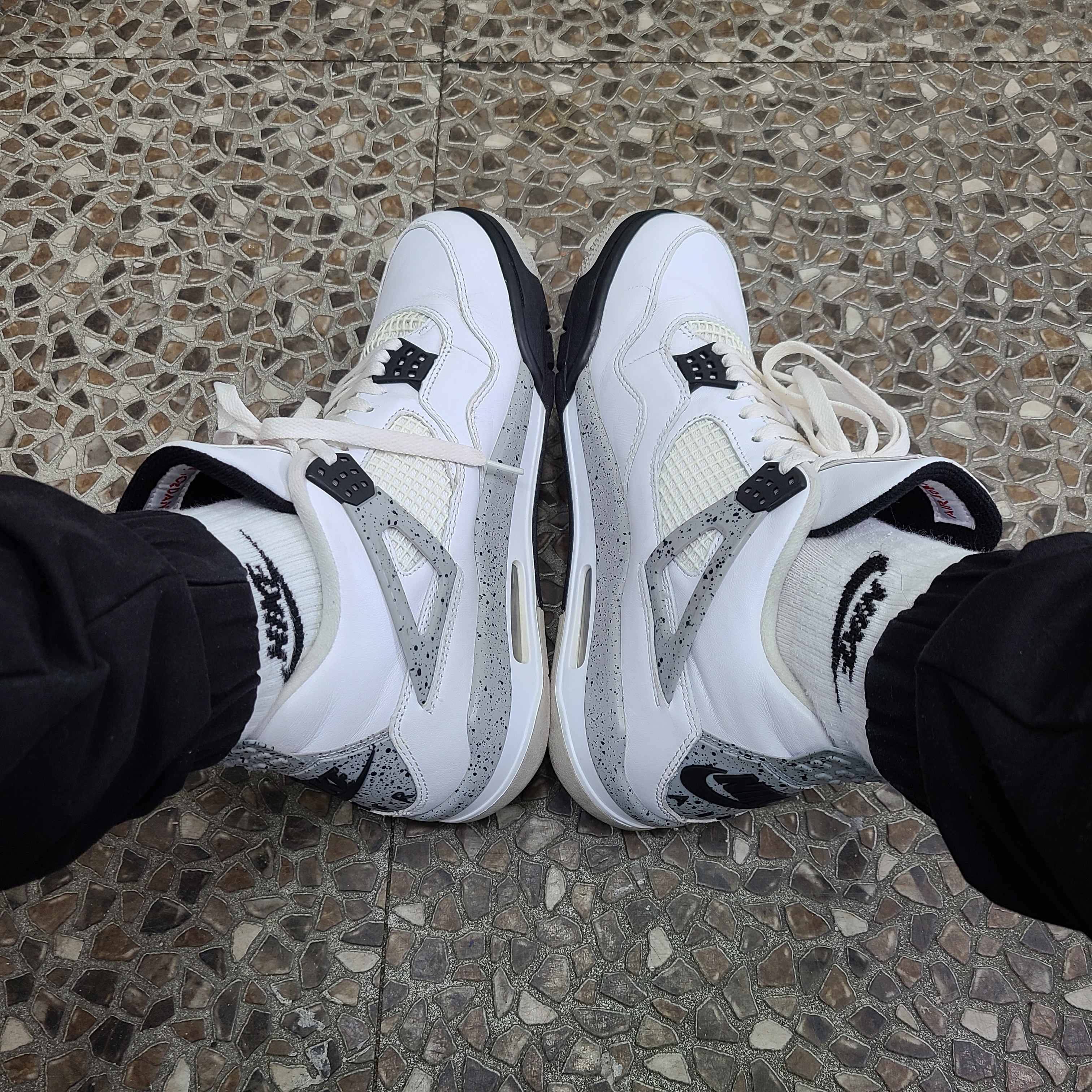 Jordan 4 Retro OG White Cement 2016 착용 스타일 - 1
