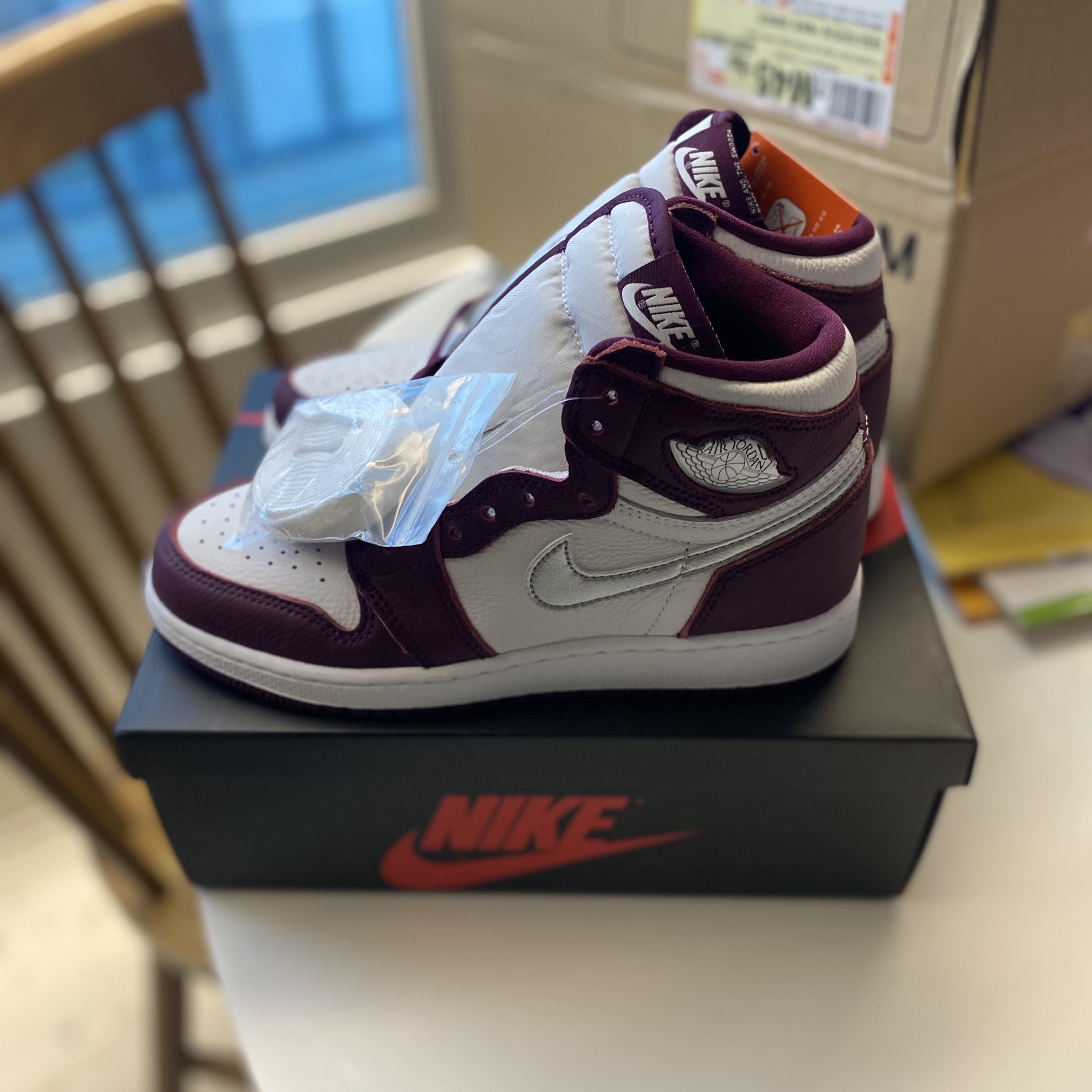 (GS) Jordan 1 Retro High OG Bordeaux 착용 스타일 - 3