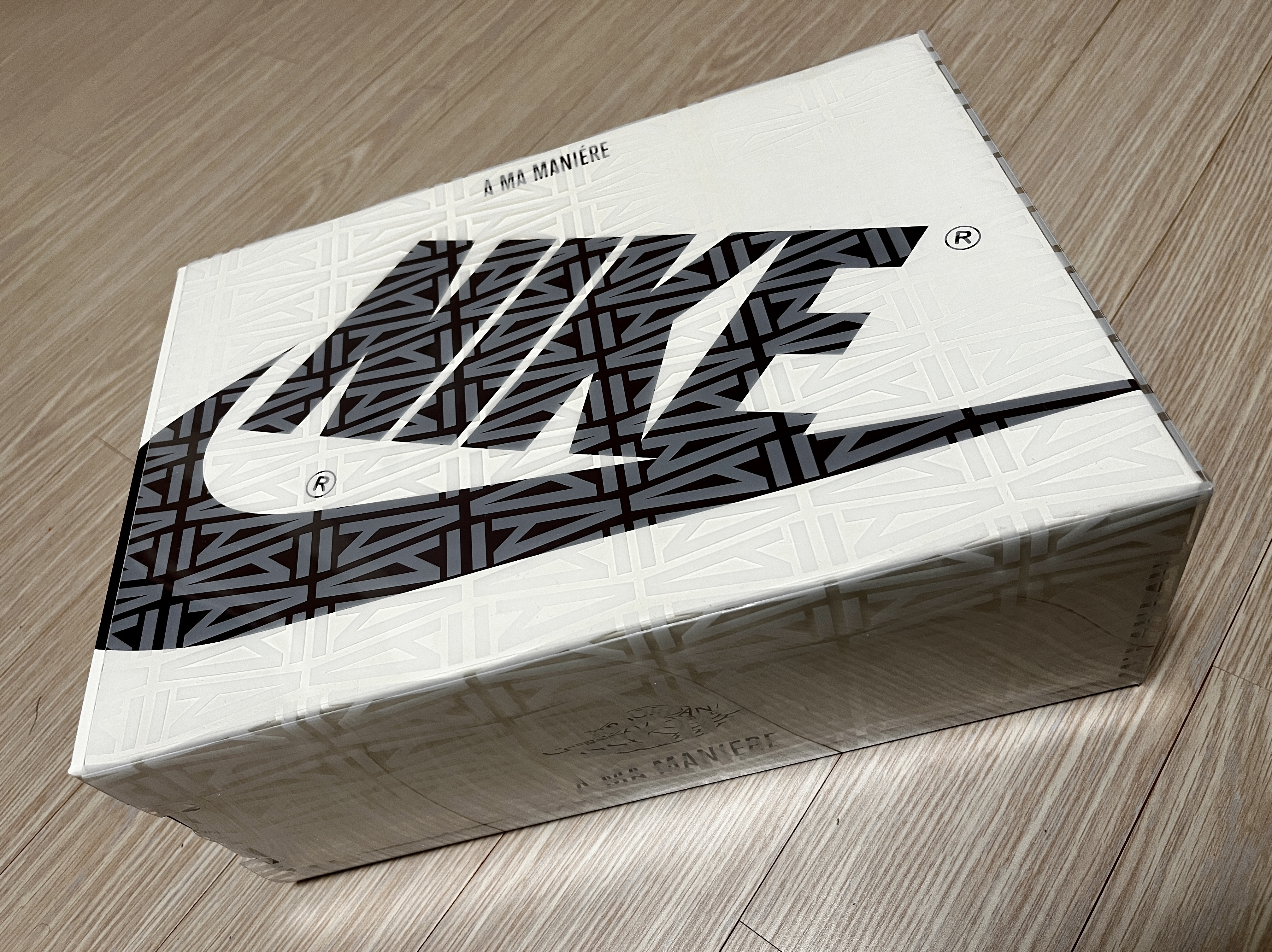 Jordan 1 x A Ma Maniere Retro High OG SP Sail and Burgundy 착용 스타일 - 5