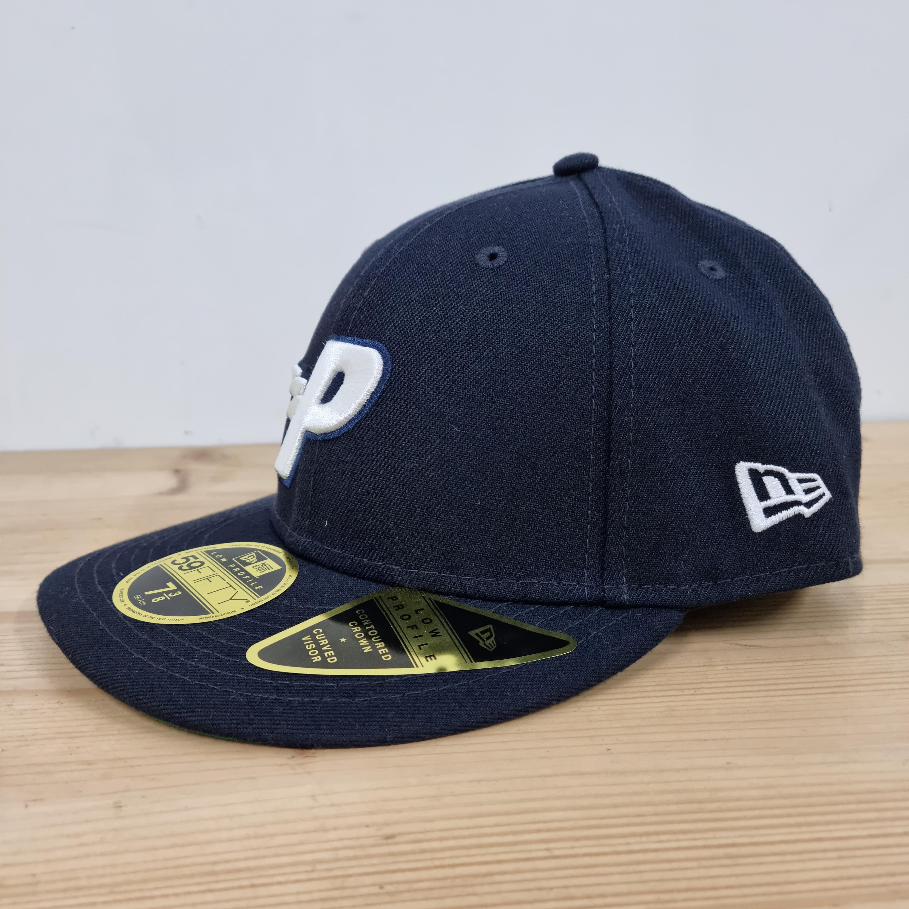 Palace New Era Bolt Hat Navy - 21FW, Palace Tri-Strike T-Shirt Navy - 21FW 착용 스타일 - 2