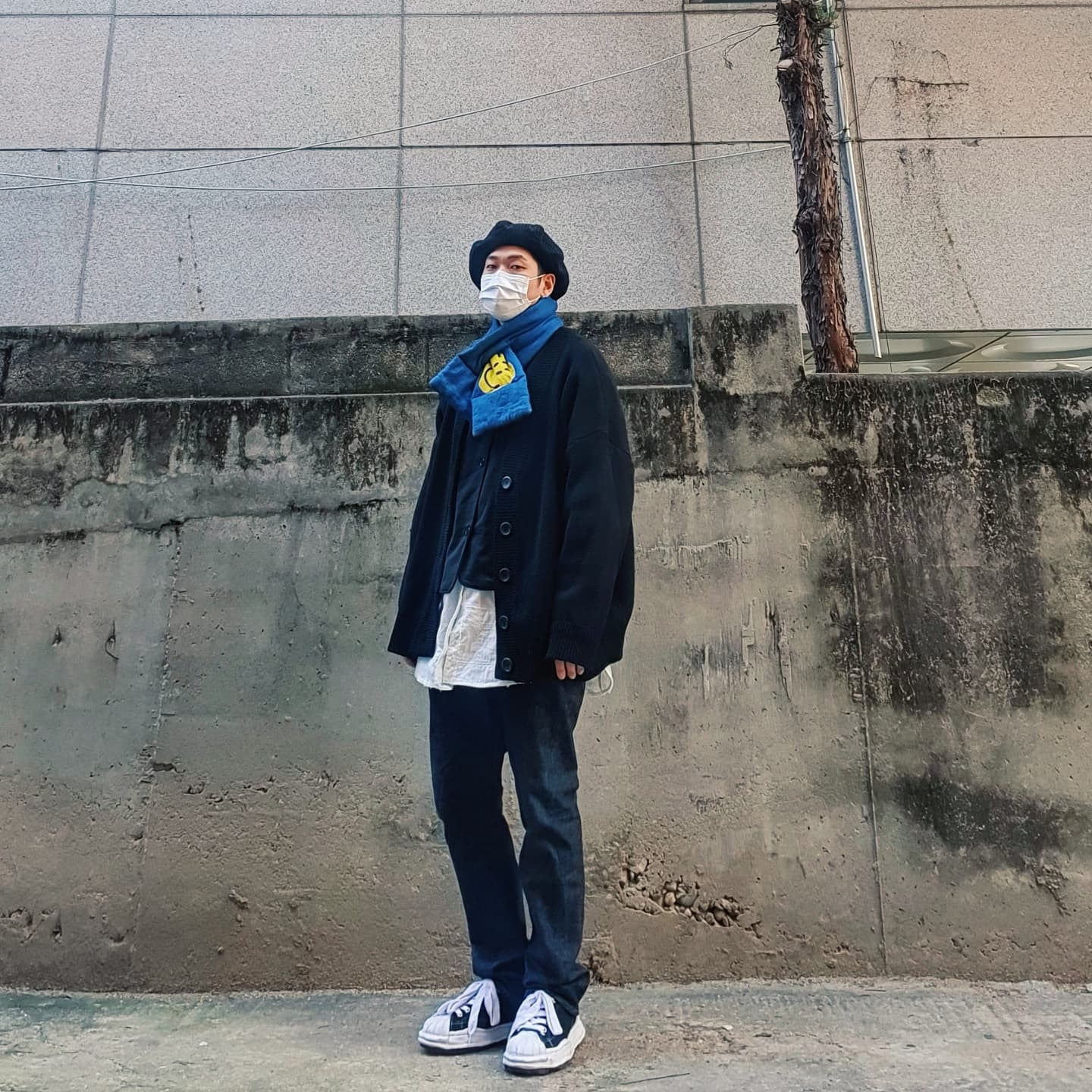 Maison Mihara Yasuhiro Blakey OG Sole Canvas Low-top Sneakers Black 착용 스타일 - 3