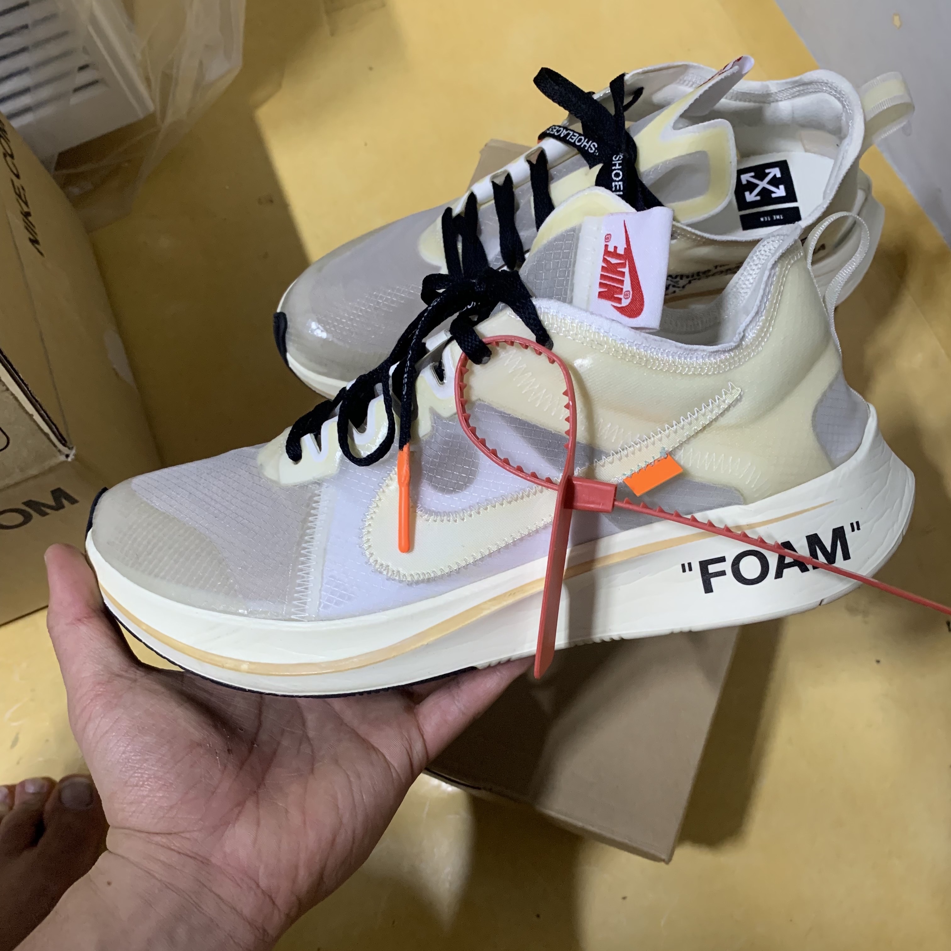 Nike x Off-White Zoom Fly SP The Ten 착용 스타일 - 3