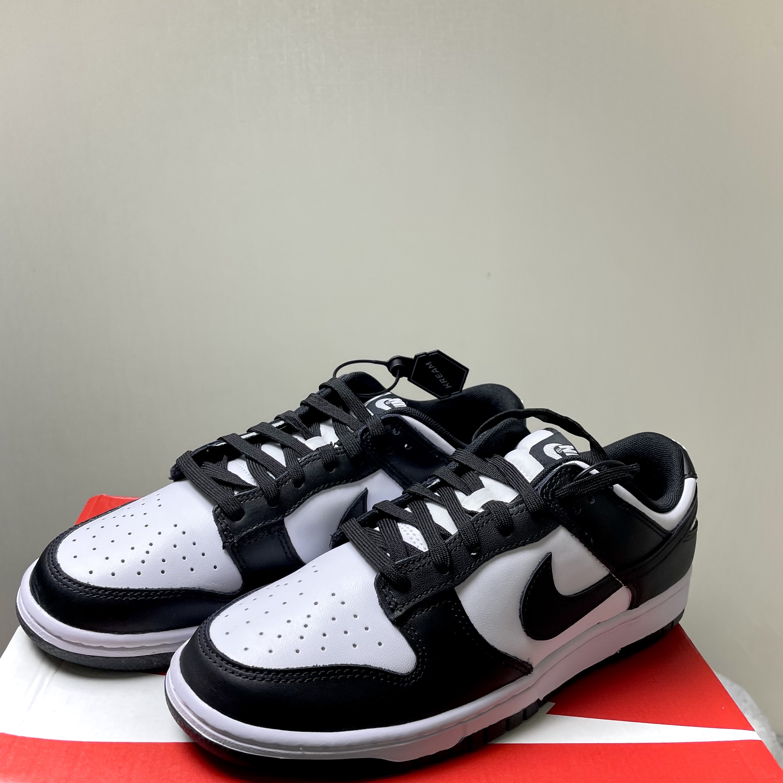 Nike Dunk Low Retro Black 착용 스타일 - 2