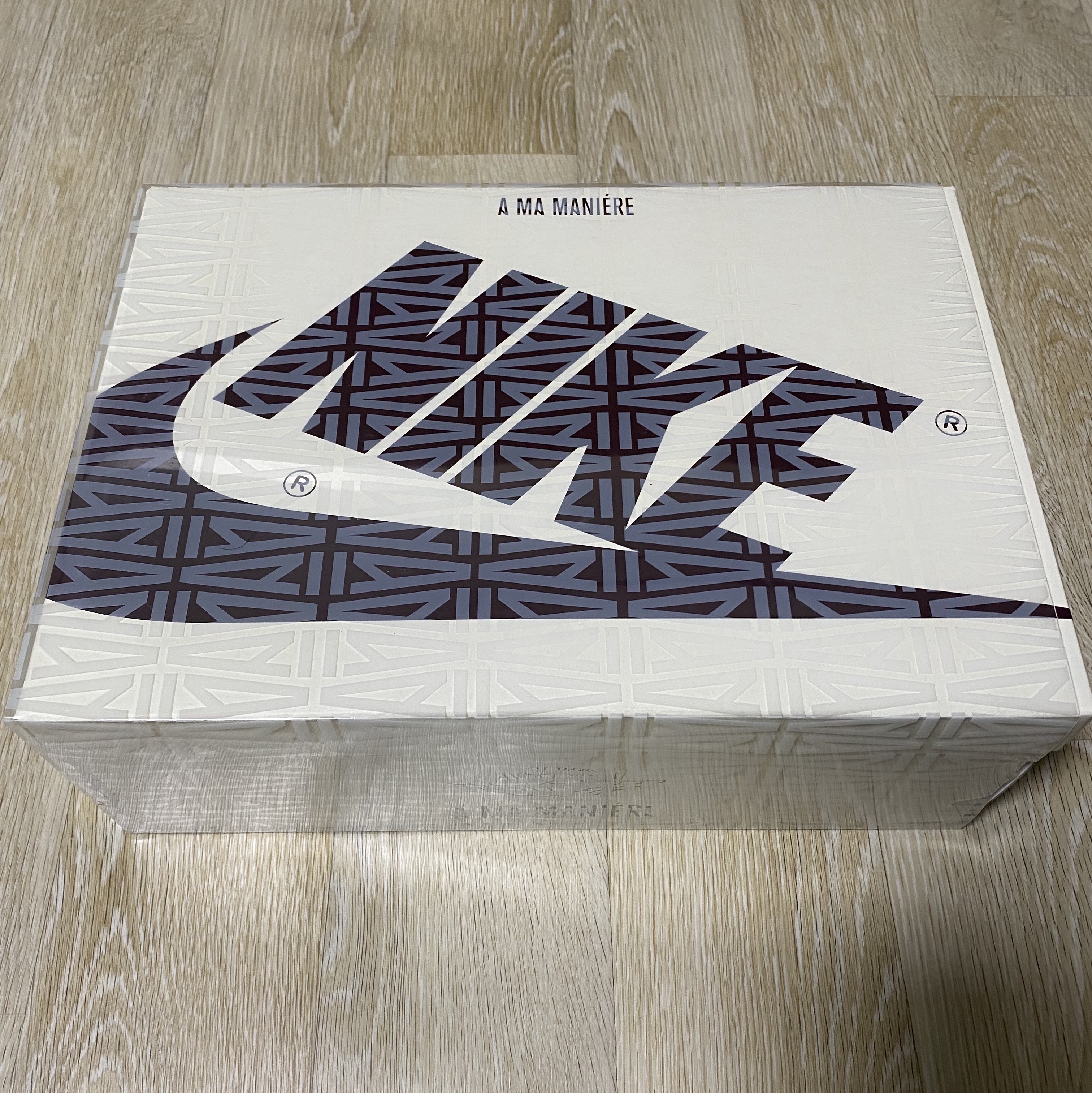 Jordan 1 x A Ma Maniere Retro High OG SP Sail and Burgundy 착용 스타일 - 2