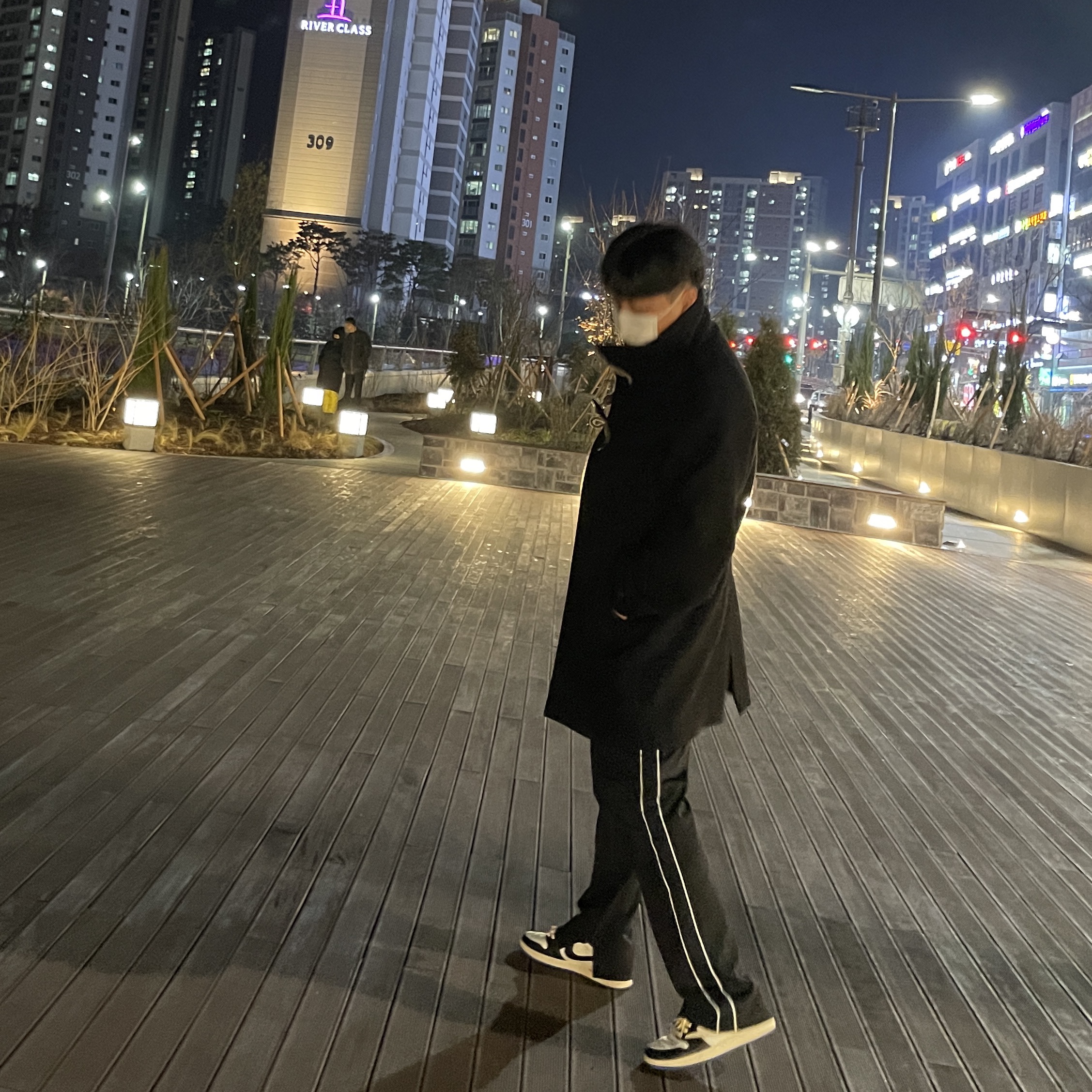 Jordan 1 x Travis Scott x Fragment Retro Low OG SP Military Blue 착용 스타일