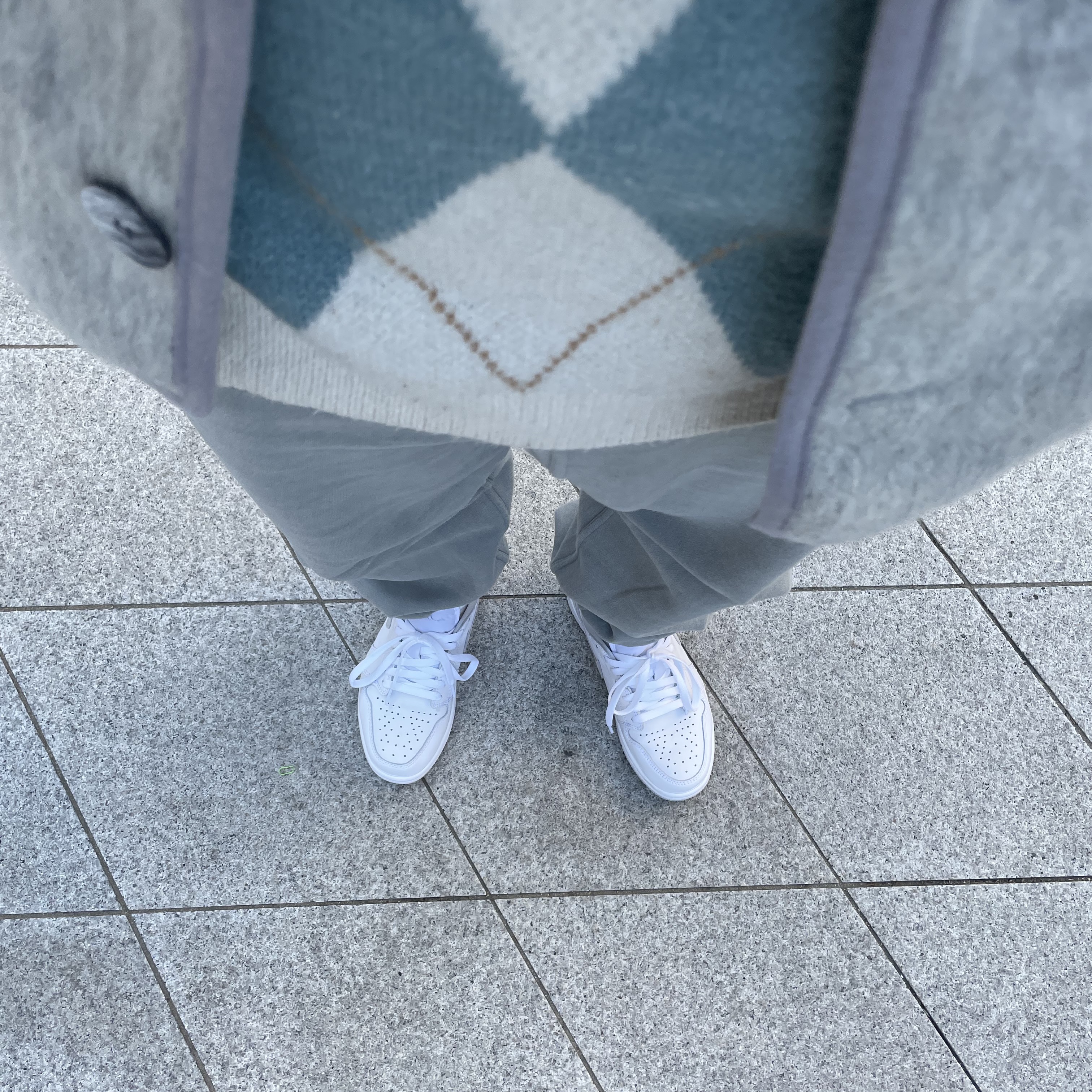 Jordan 1 Low OG Neutral Grey 착용 스타일 - 2