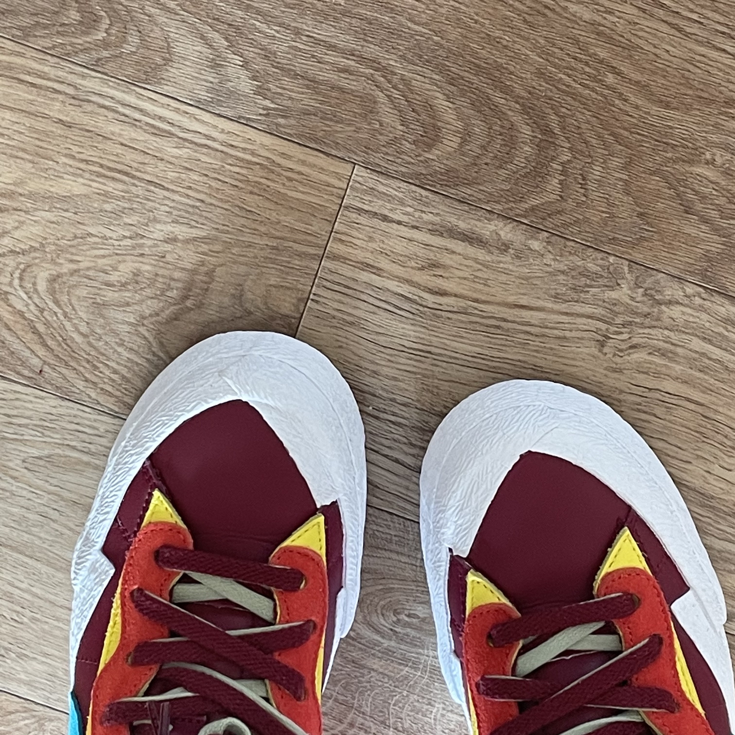 Nike x Sacai x Kaws Blazer Low Team Red 착용 스타일 - 3
