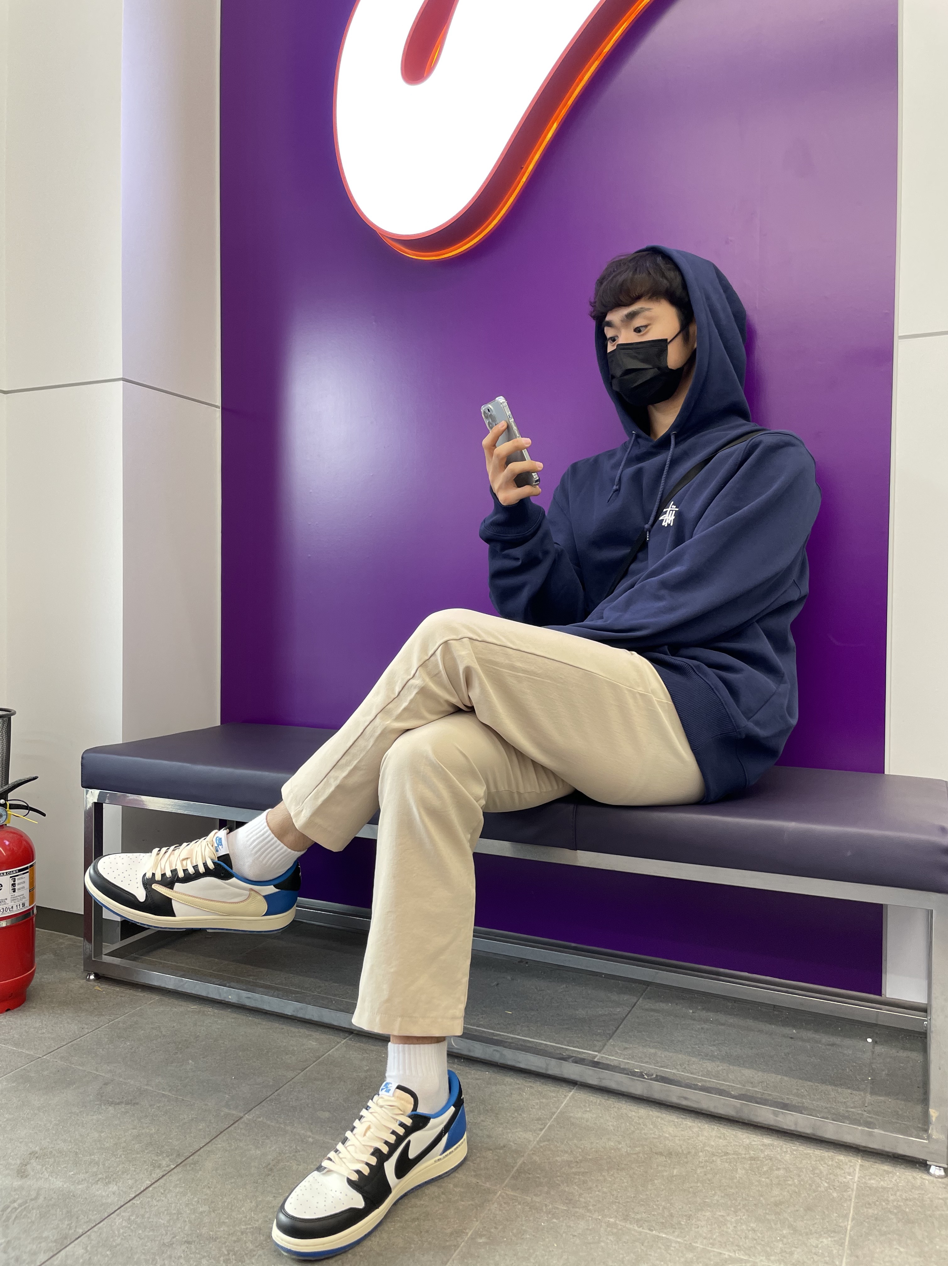 Stussy Basic Stussy Hoodie Navy 2021, Jordan 1 x Travis Scott x Fragment Retro Low OG SP Military Blue 착용 스타일