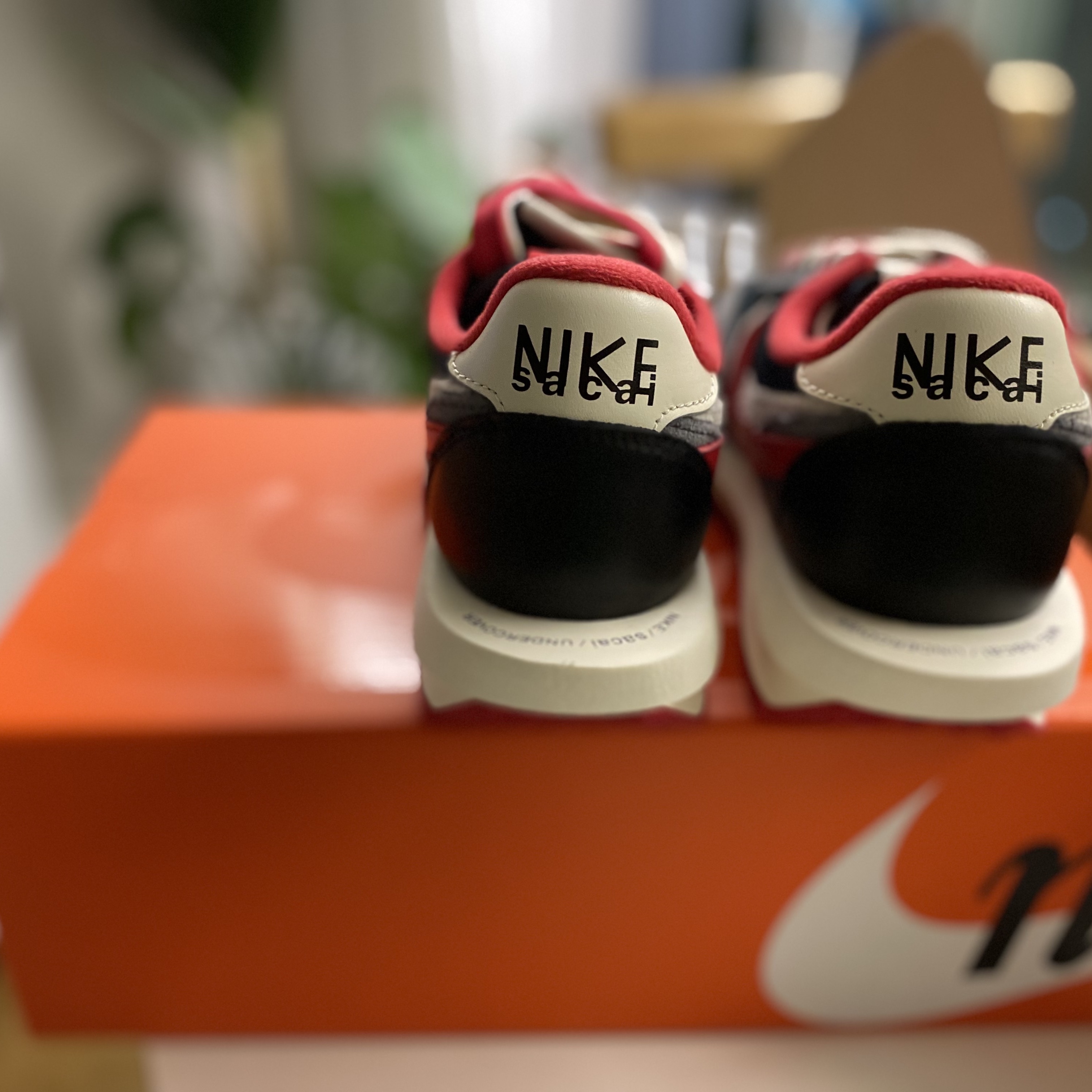 Nike x Sacai x Undercover LDWaffle Midnight Spruce University Red 착용 스타일 - 4