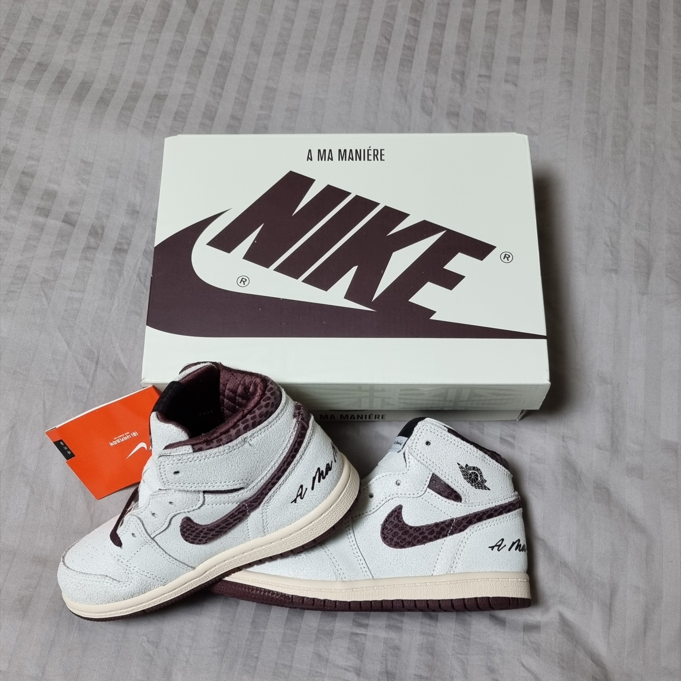 (TD) Jordan 1 x A Ma Maniere Retro High OG SP Burgundy and Sail 착용 스타일 - 1