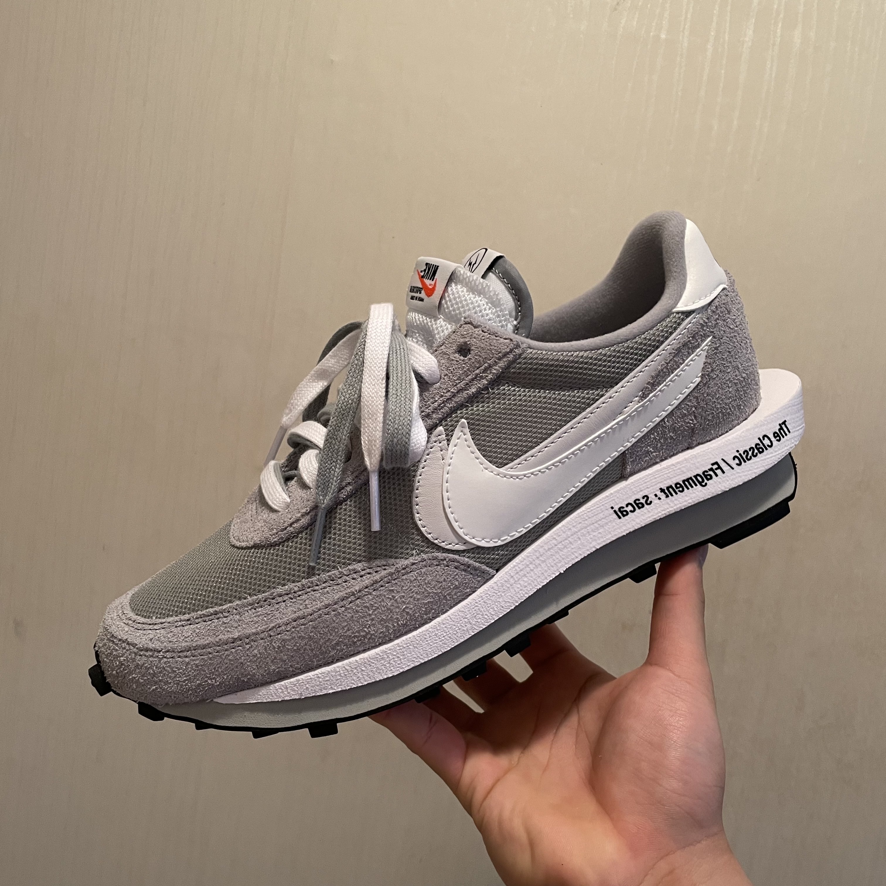 Nike x Sacai x Fragment LDWaffle Light Smoke Grey 착용 스타일 - 1