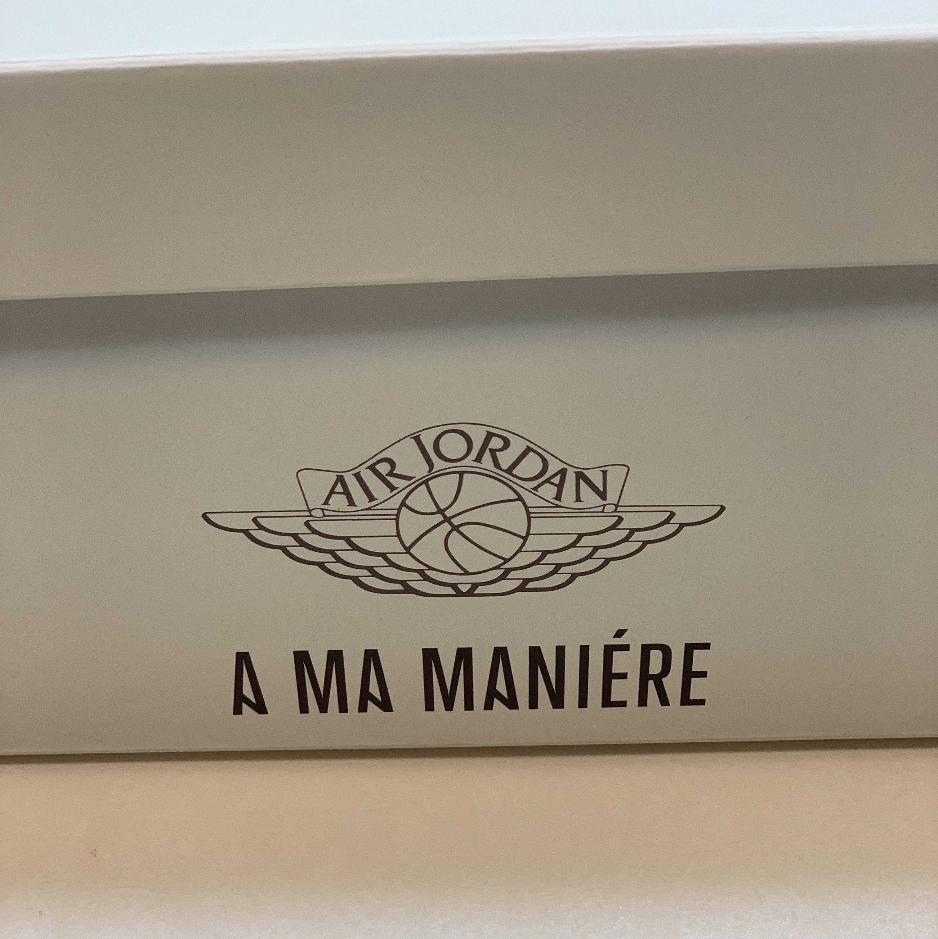 Jordan 1 x A Ma Maniere Retro High OG SP Sail and Burgundy 착용 스타일 - 5