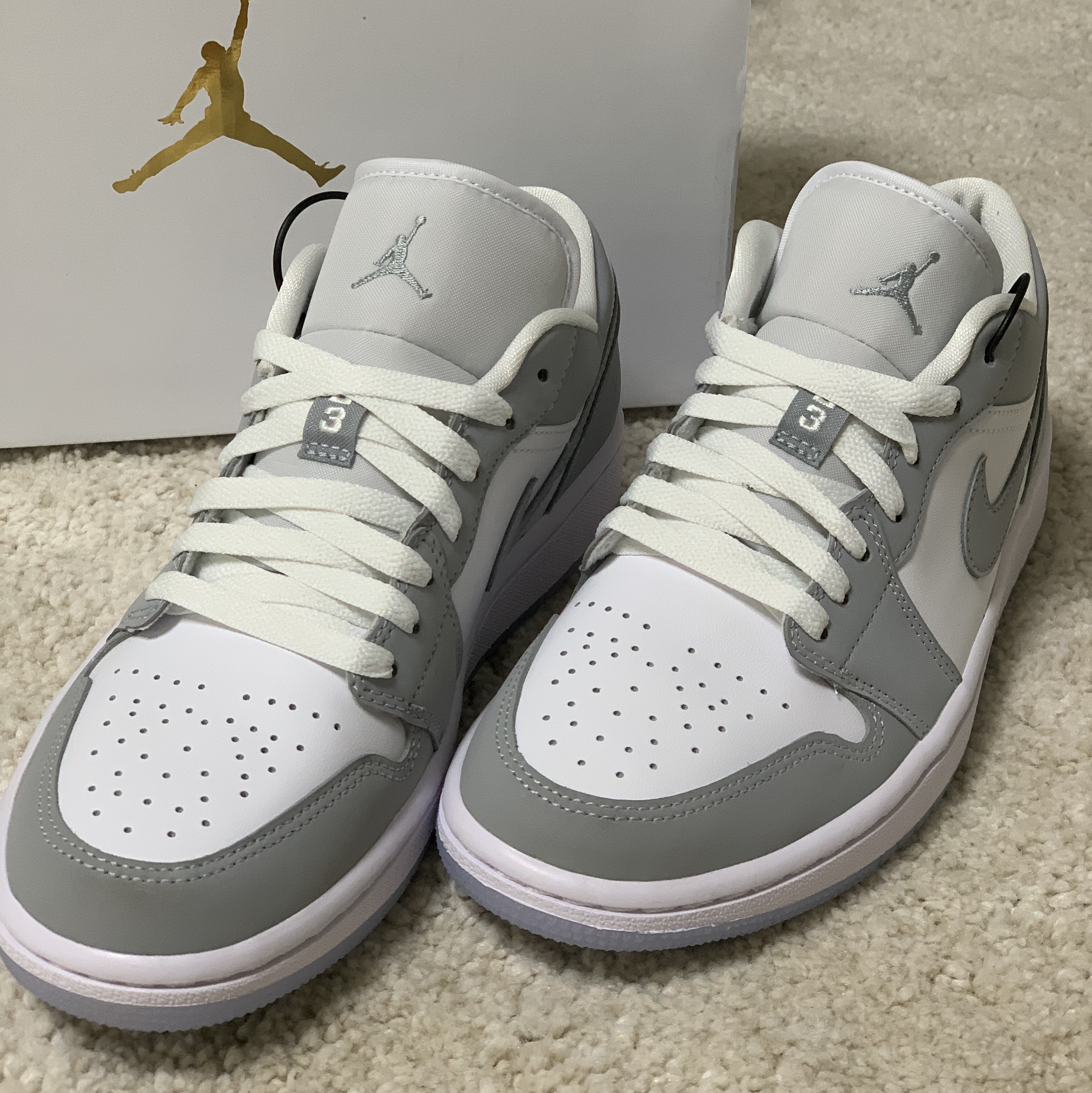 (W) Jordan 1 Low White Wolf Grey 착용 스타일