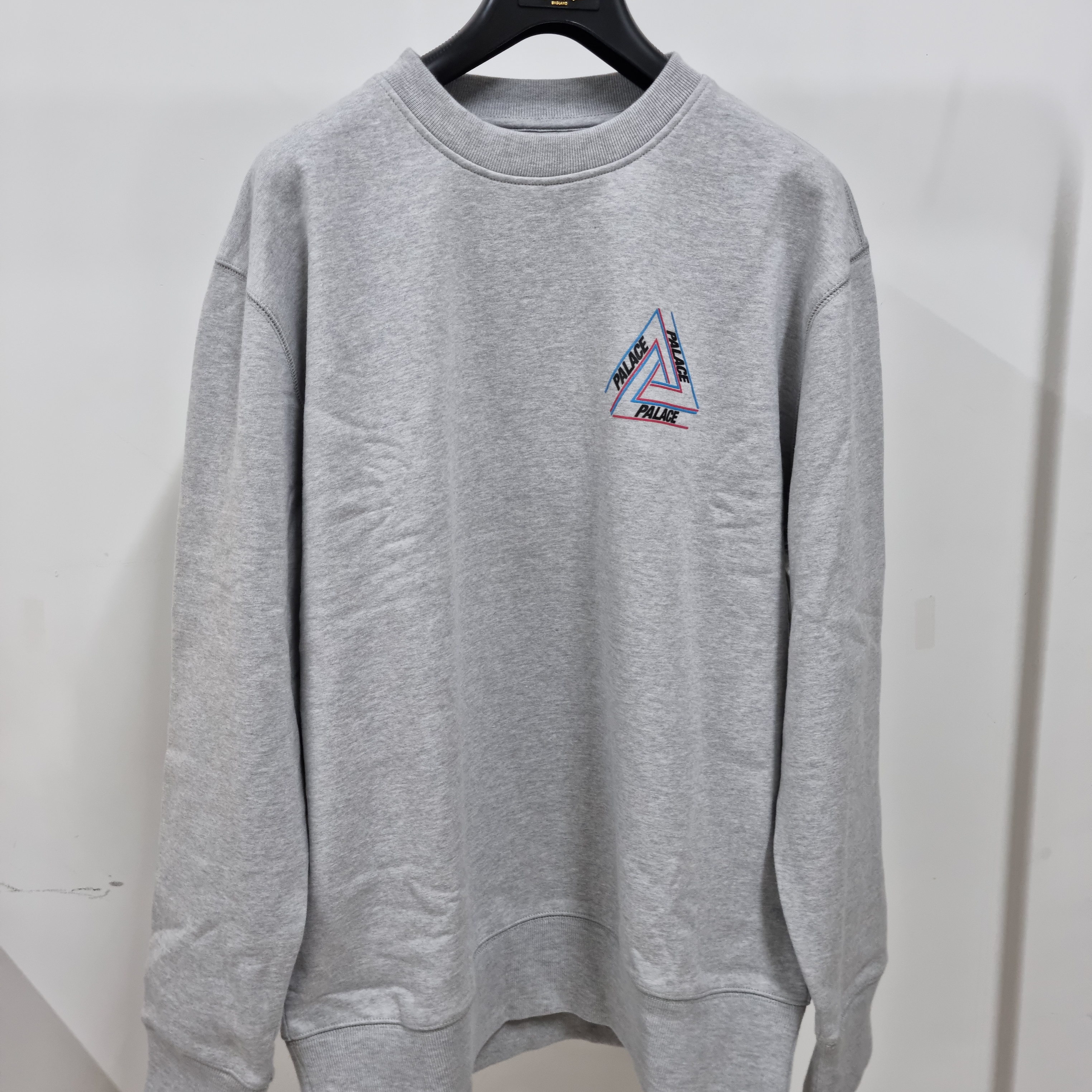 Palace New Era Bolt Hat Navy - 21FW, Palace Tri-Strike T-Shirt Navy - 21FW 착용 스타일 - 4