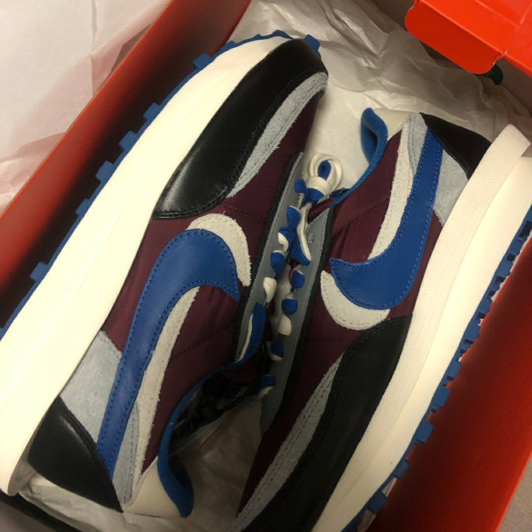 Nike x Sacai x Undercover LDWaffle Night Maroon Team Royal 착용 스타일