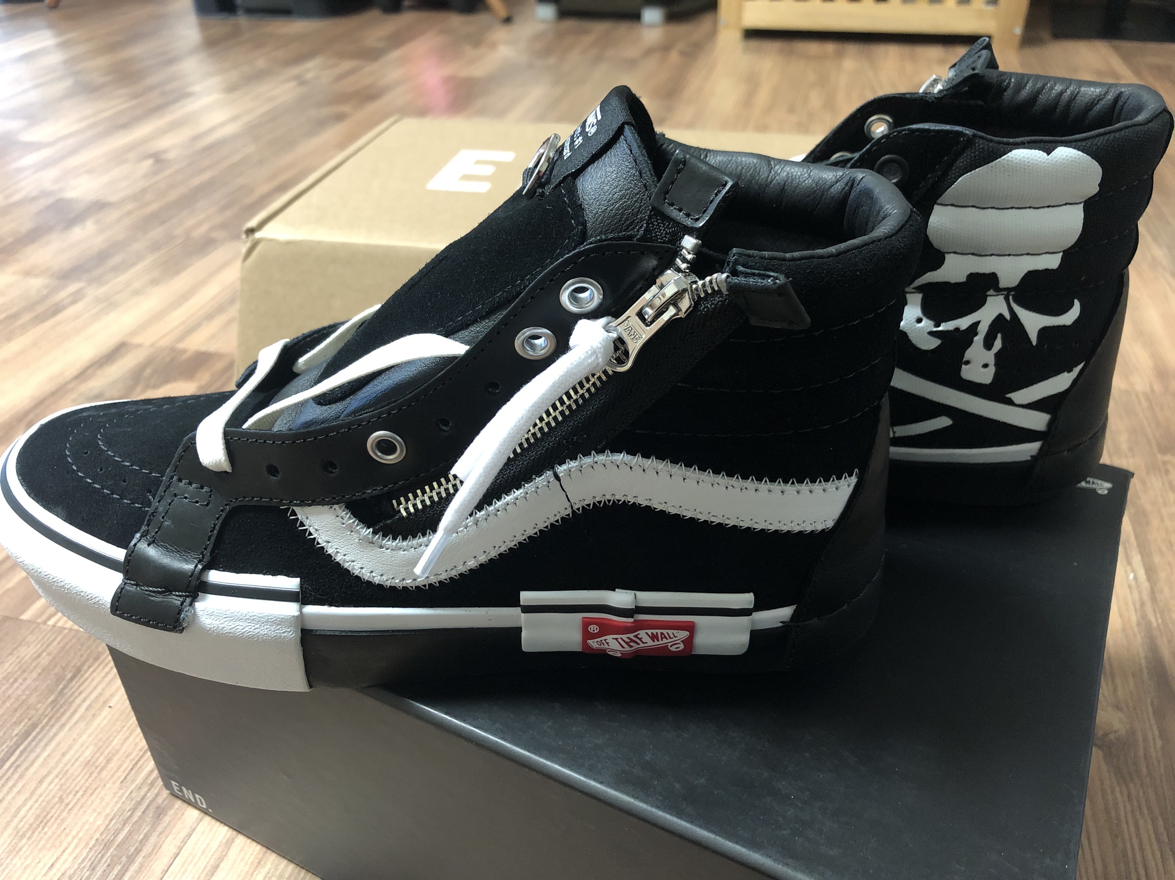 Vans Vault x Mastermind x END. Sk8-Hi Cap LX Black 착용 스타일 - 1