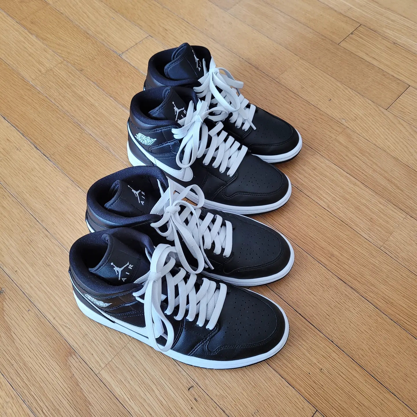(W) Jordan 1 Mid Black White 착용 스타일