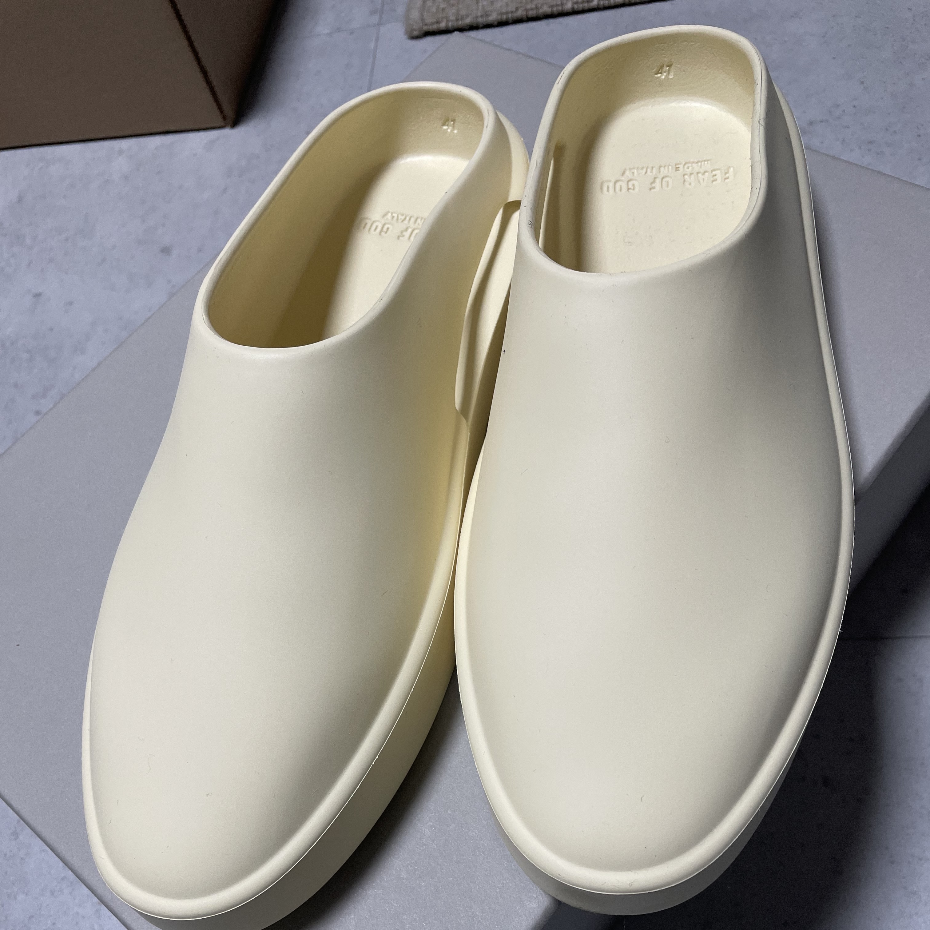 Fear of God The California Cream 착용 스타일