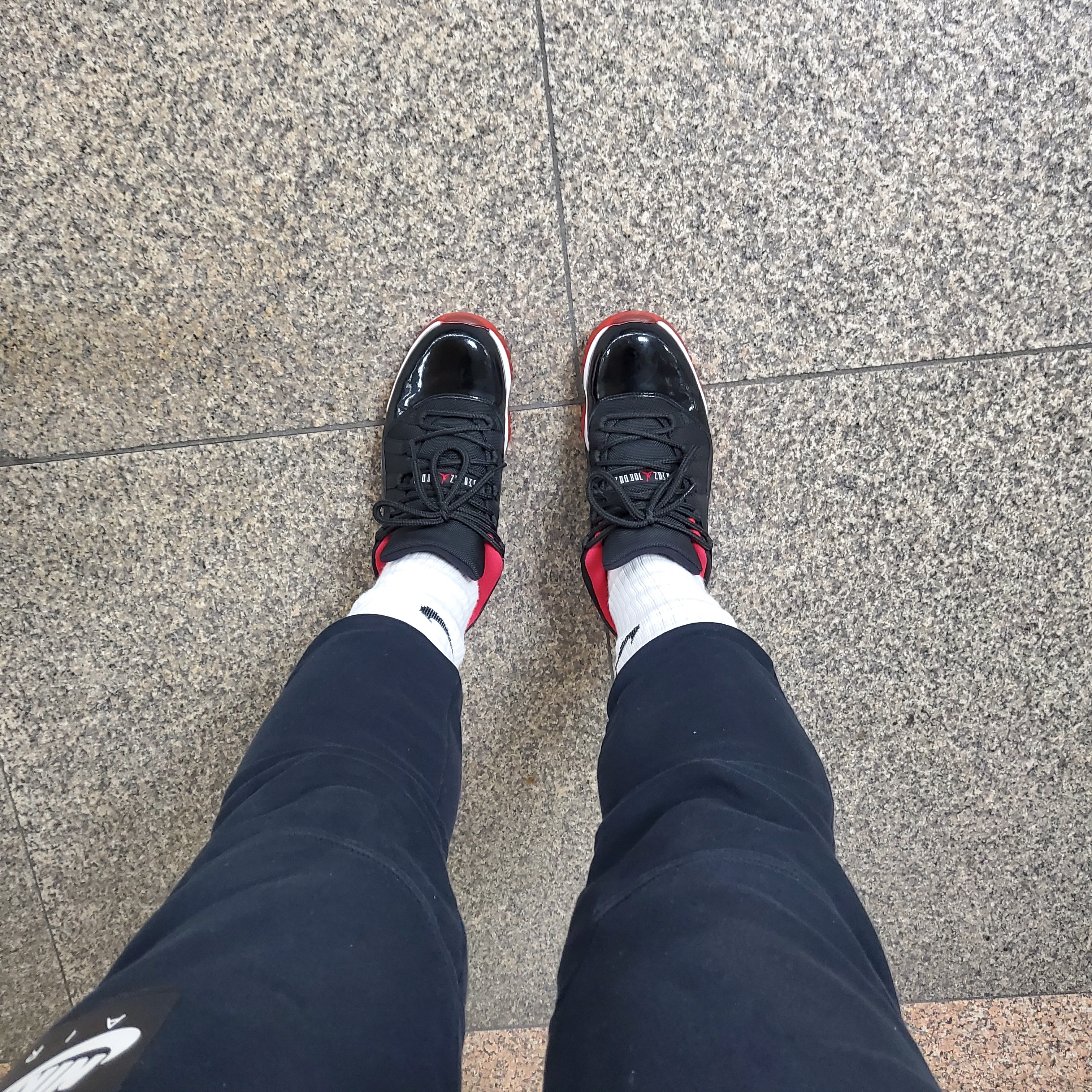 Jordan 11 Retro Low Bred 착용 스타일
