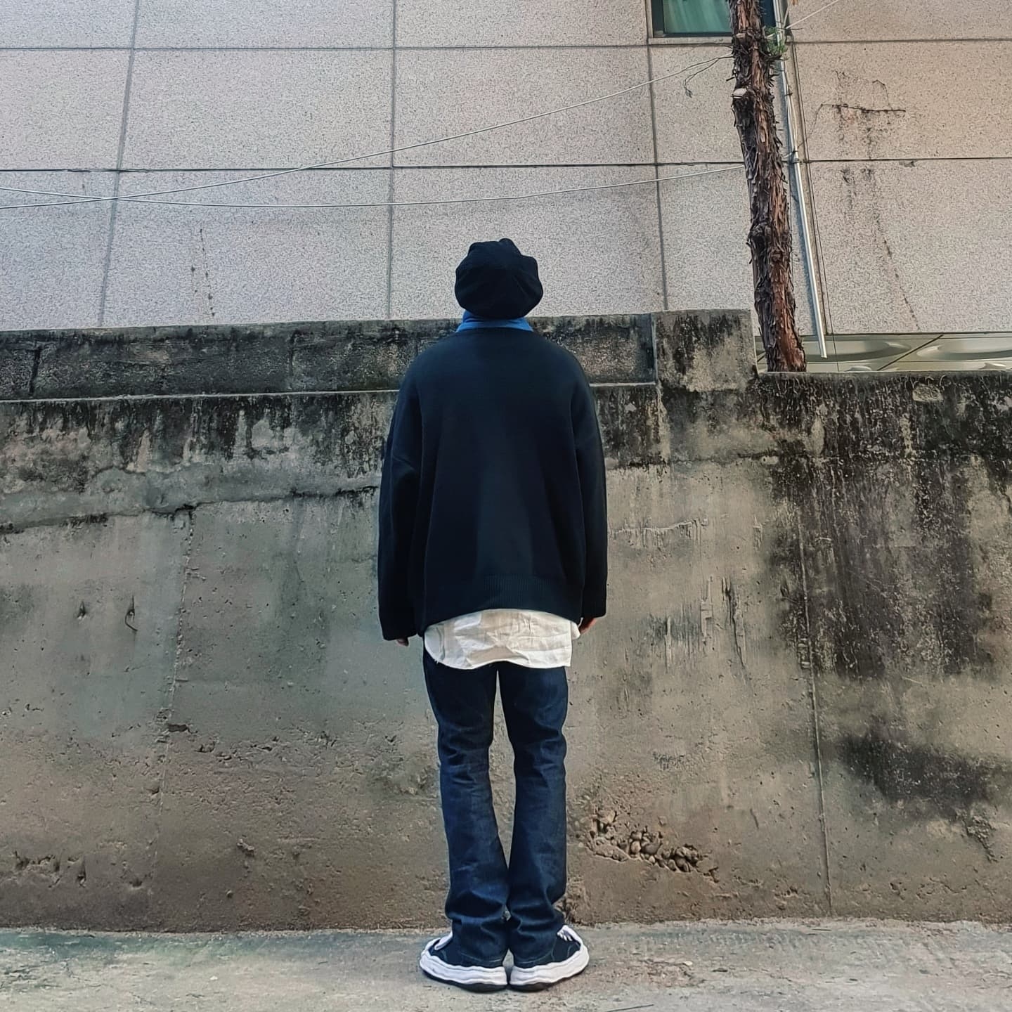 Maison Mihara Yasuhiro Blakey OG Sole Canvas Low-top Sneakers Black 착용 스타일 - 4