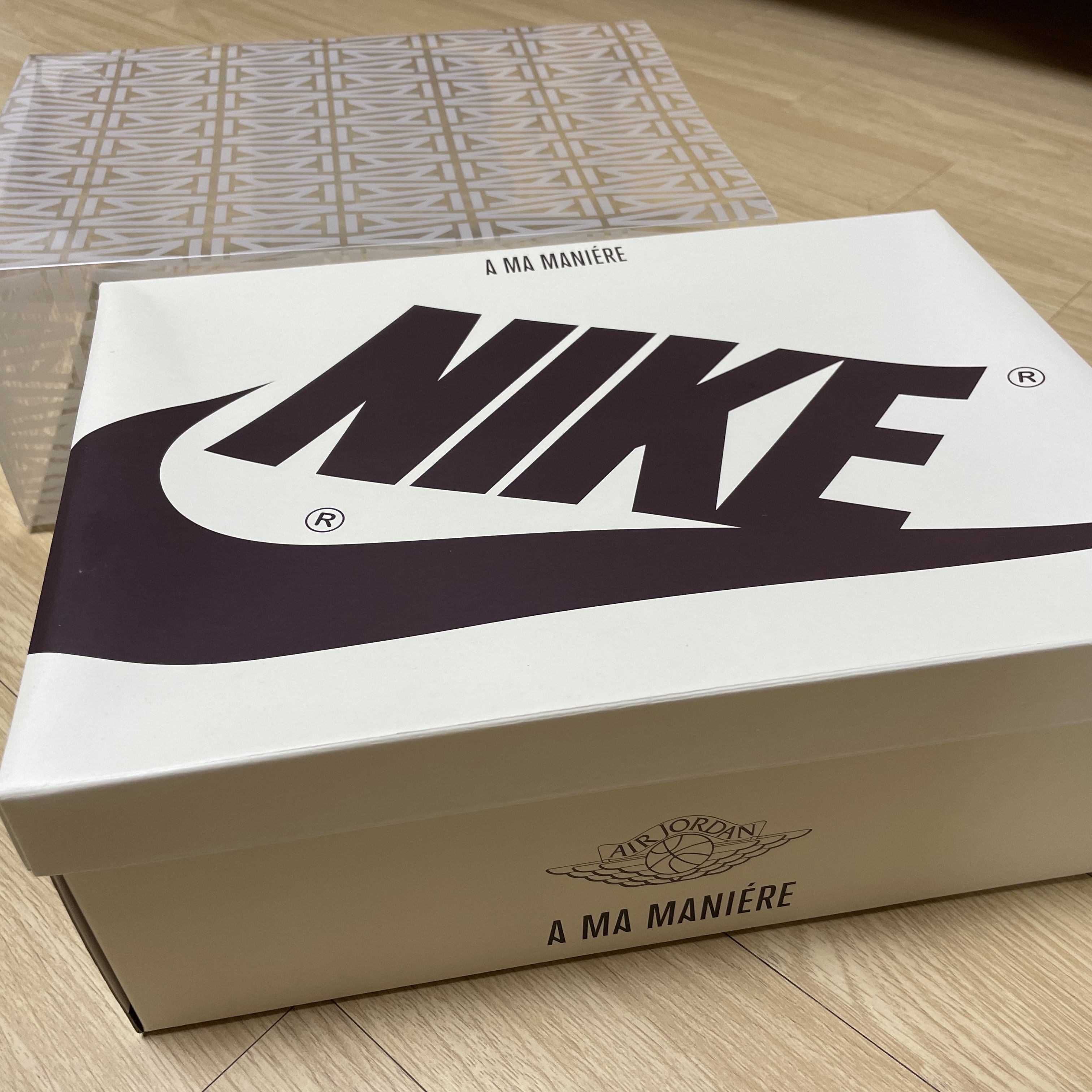 Jordan 1 x A Ma Maniere Retro High OG SP Sail and Burgundy 착용 스타일 - 2