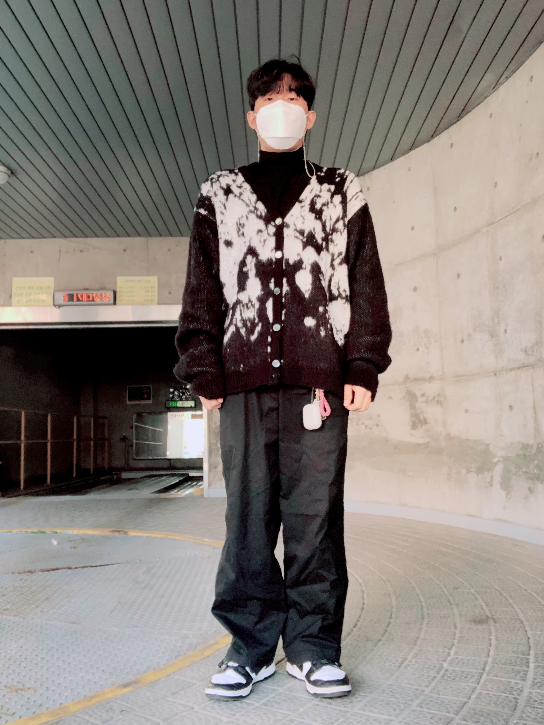 Nike Dunk Low Retro Black 착용 스타일 - 1