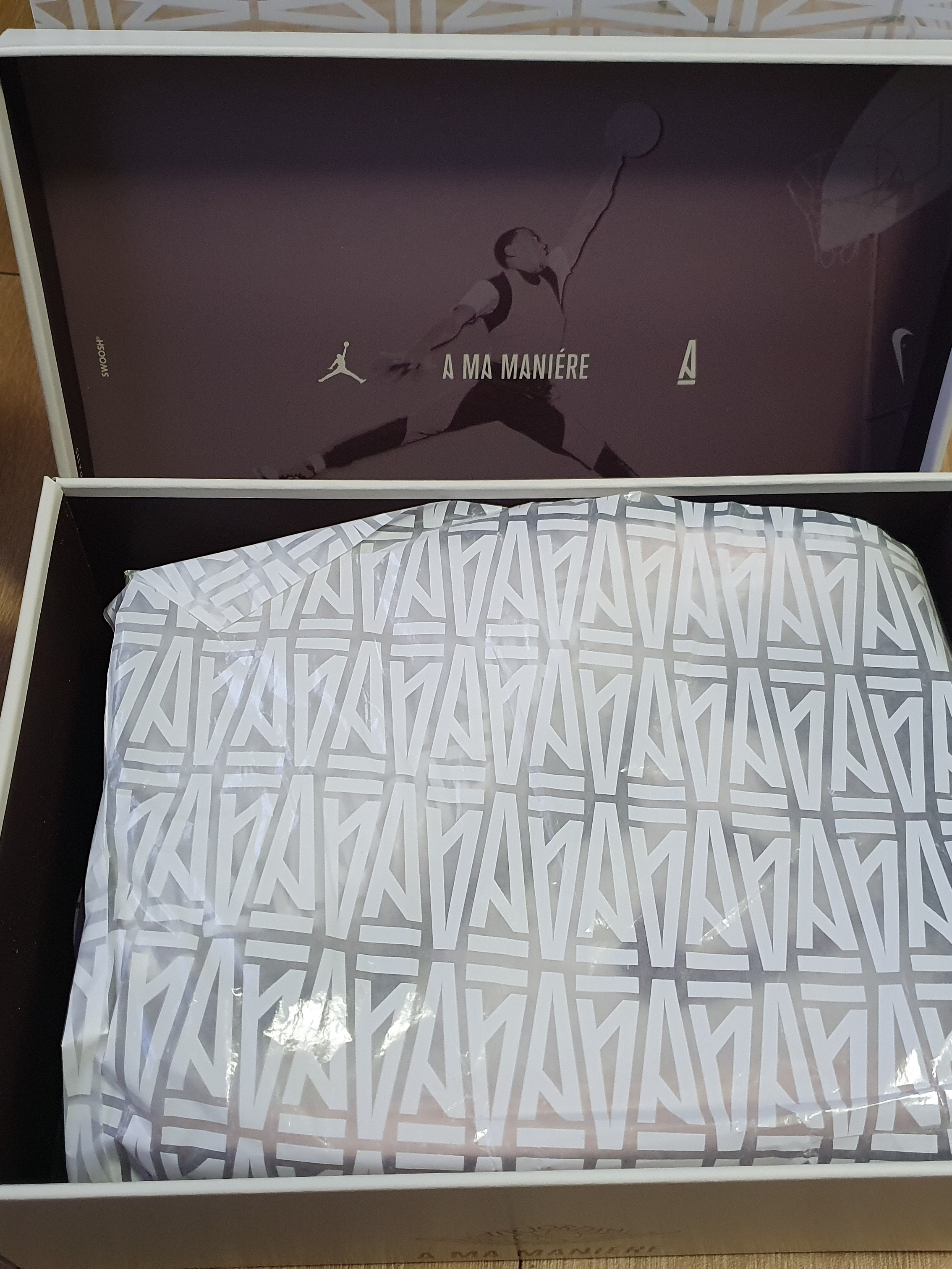 Jordan 1 x A Ma Maniere Retro High OG SP Sail and Burgundy 착용 스타일 - 4