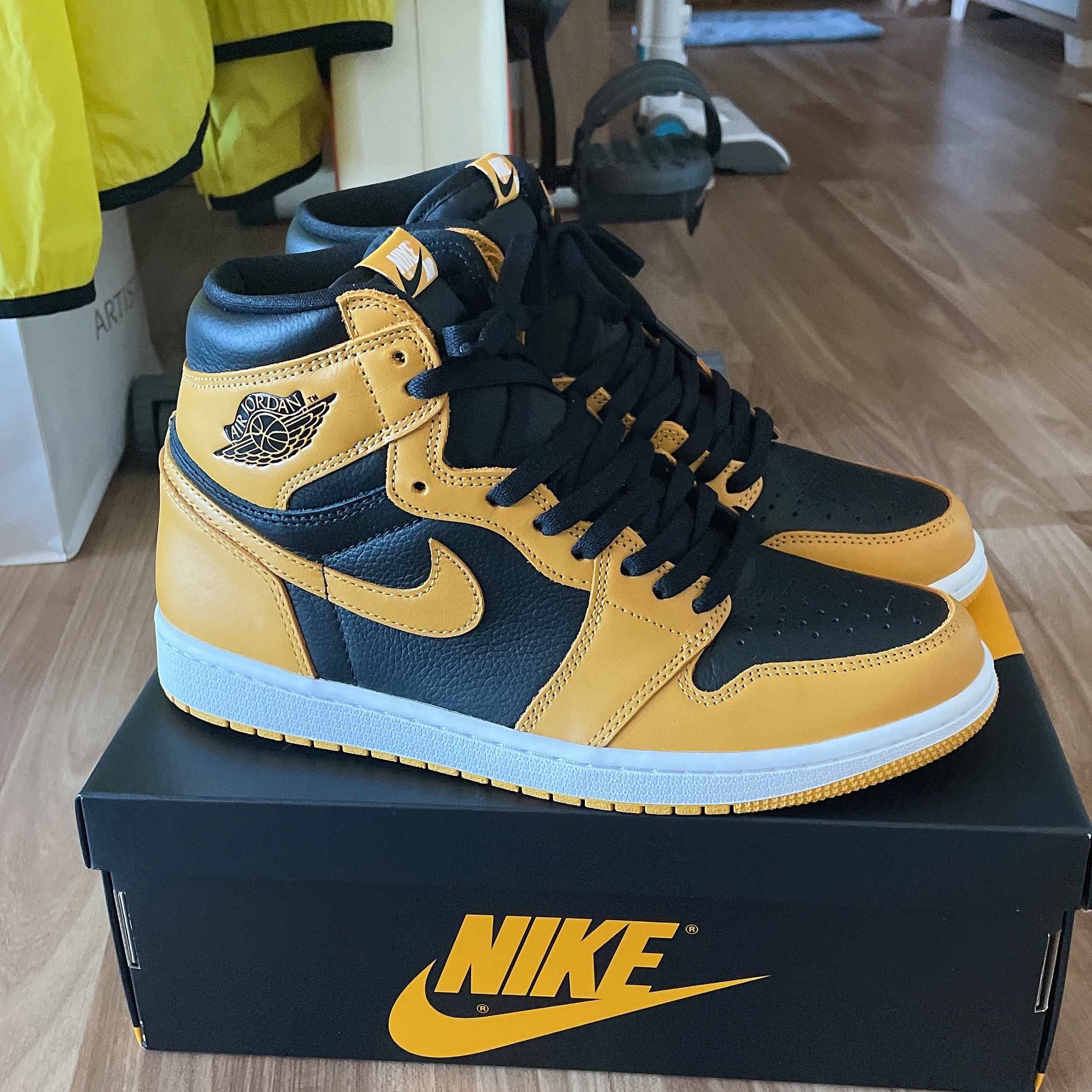 Jordan 1 Retro High OG Pollen 착용 스타일 - 1