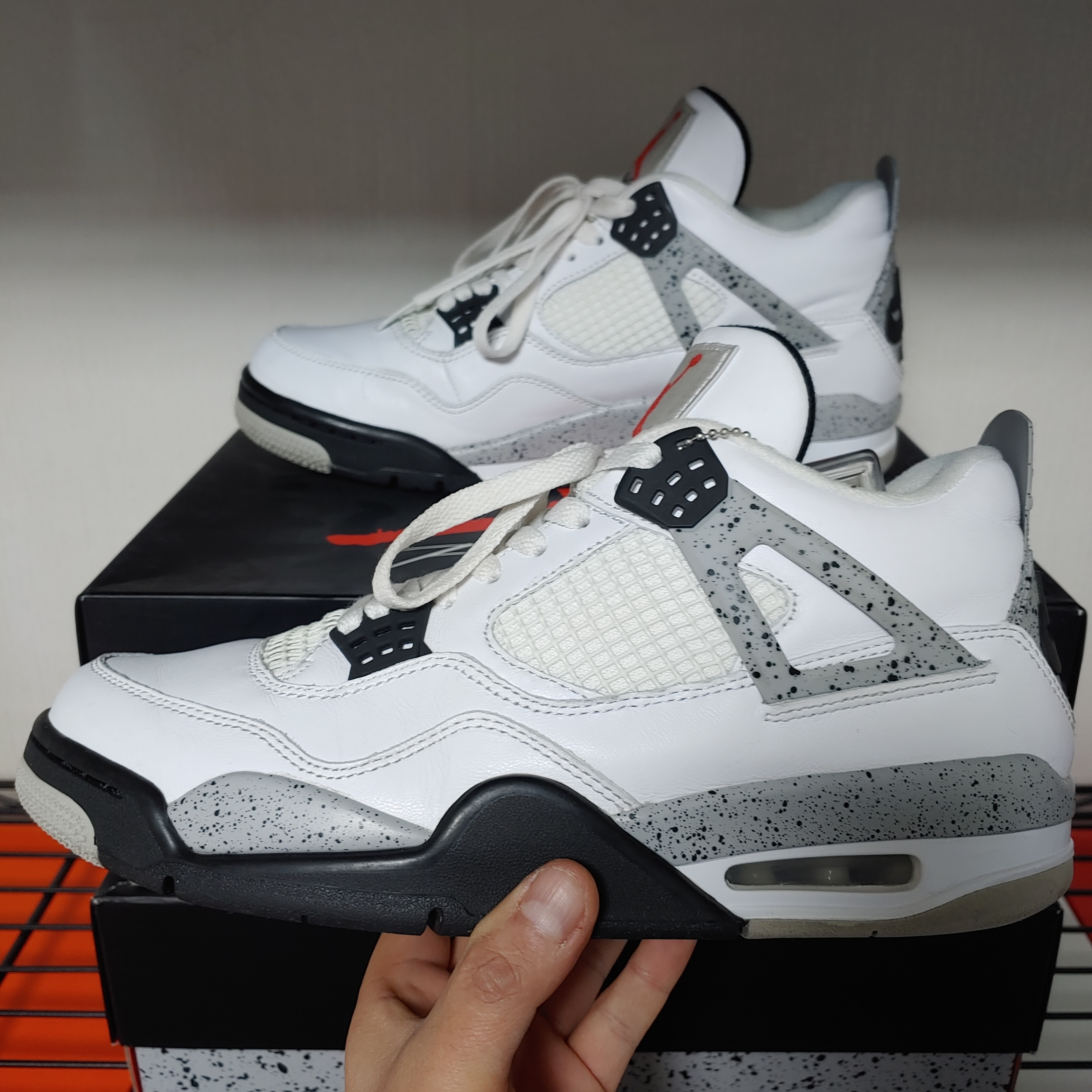 Jordan 4 Retro OG White Cement 2016 착용 스타일 - 2