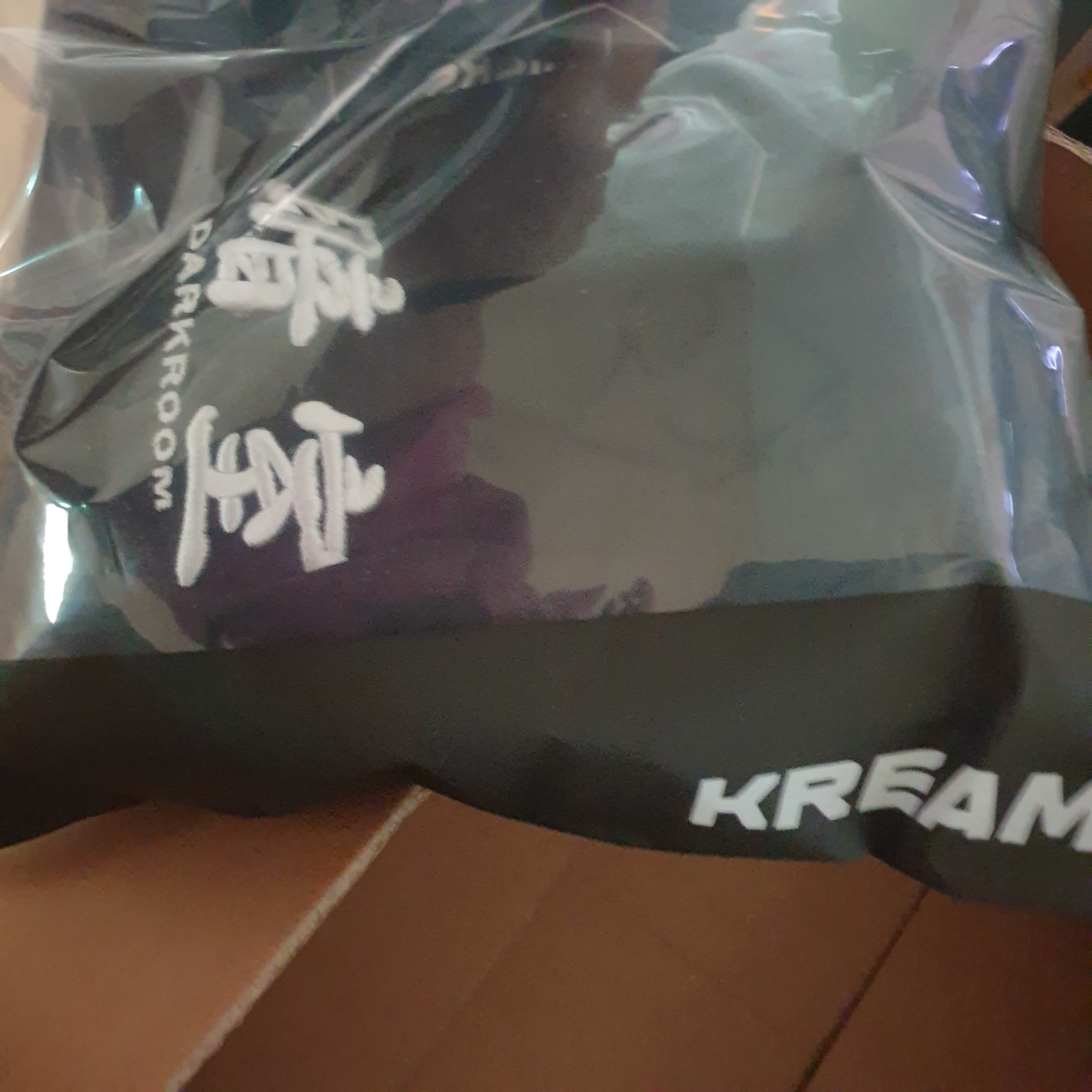 Darkr8m Studio White Logo Cap 착용 스타일 - 3