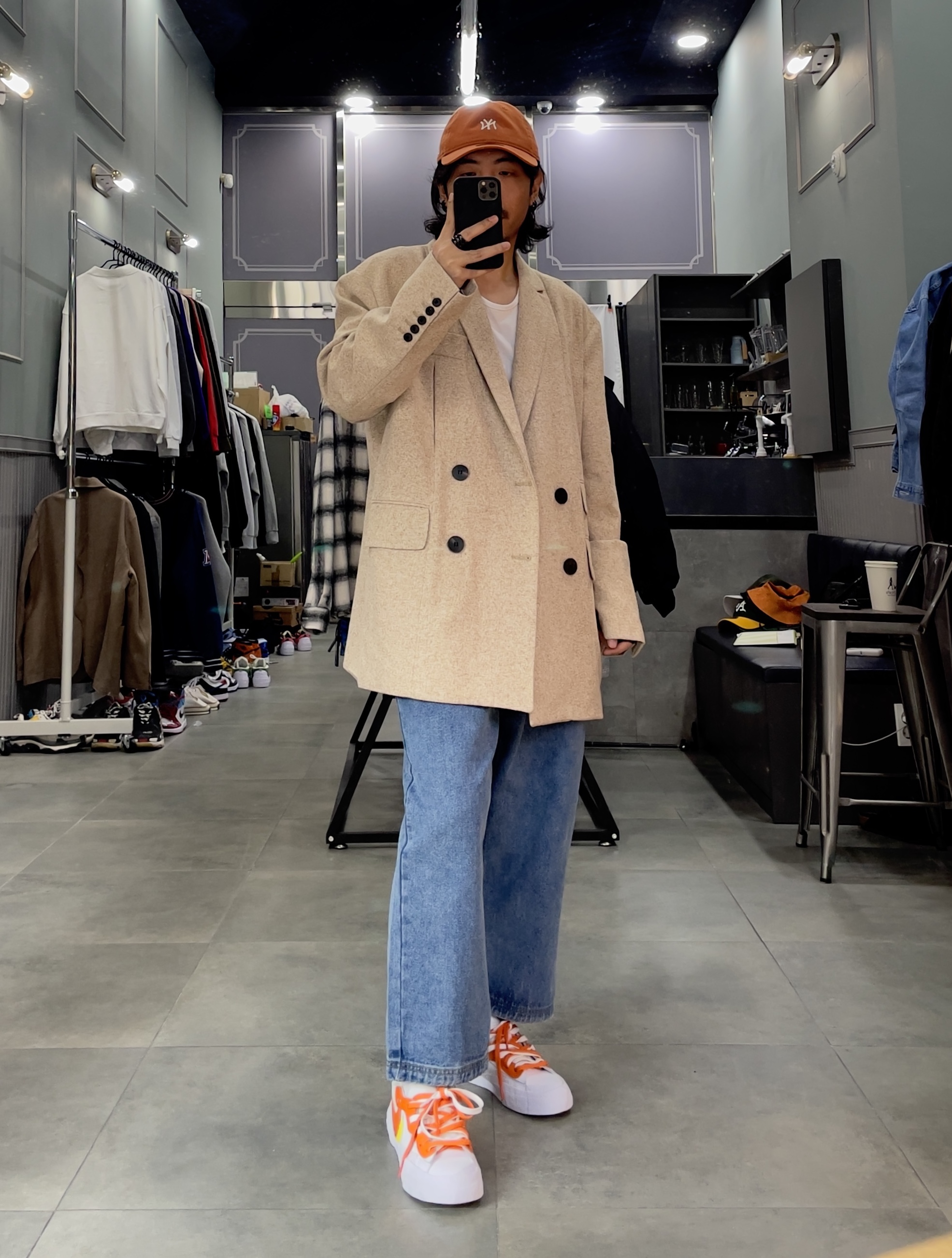 Nike x Sacai Blazer Low Magma Orange 착용 스타일 - 2