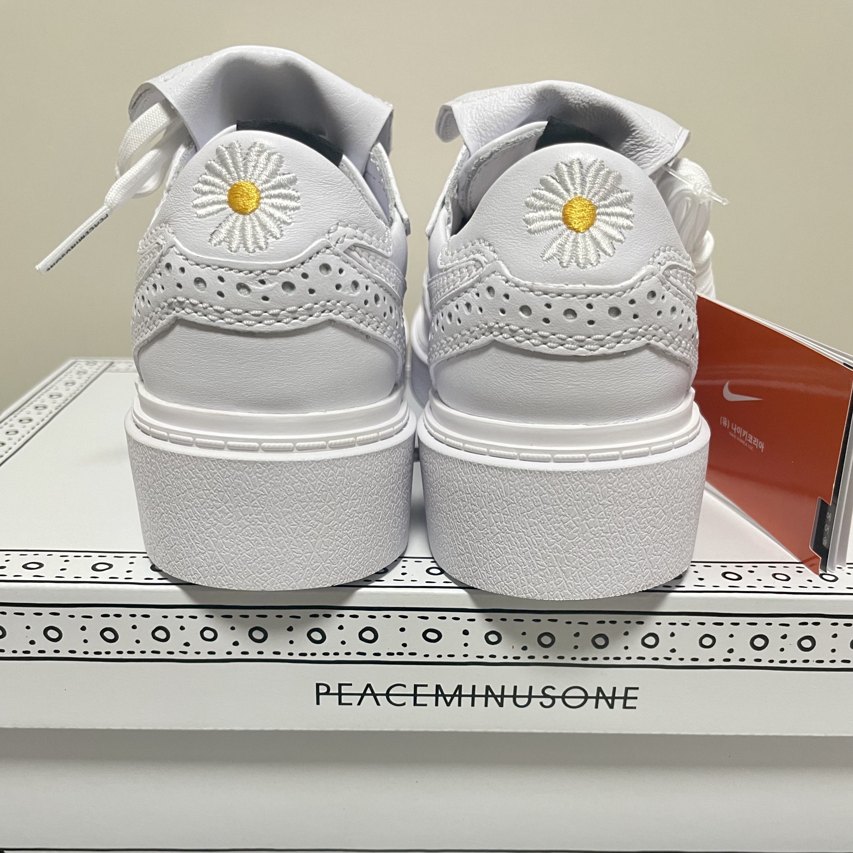 Nike x Peaceminusone Kwondo1 White 착용 스타일 - 4