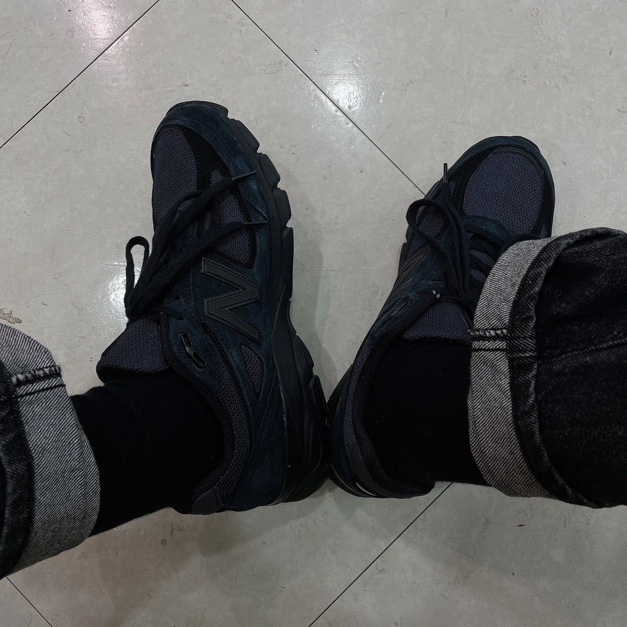 New Balance x JJJJound 990v4 Navy 착용 스타일