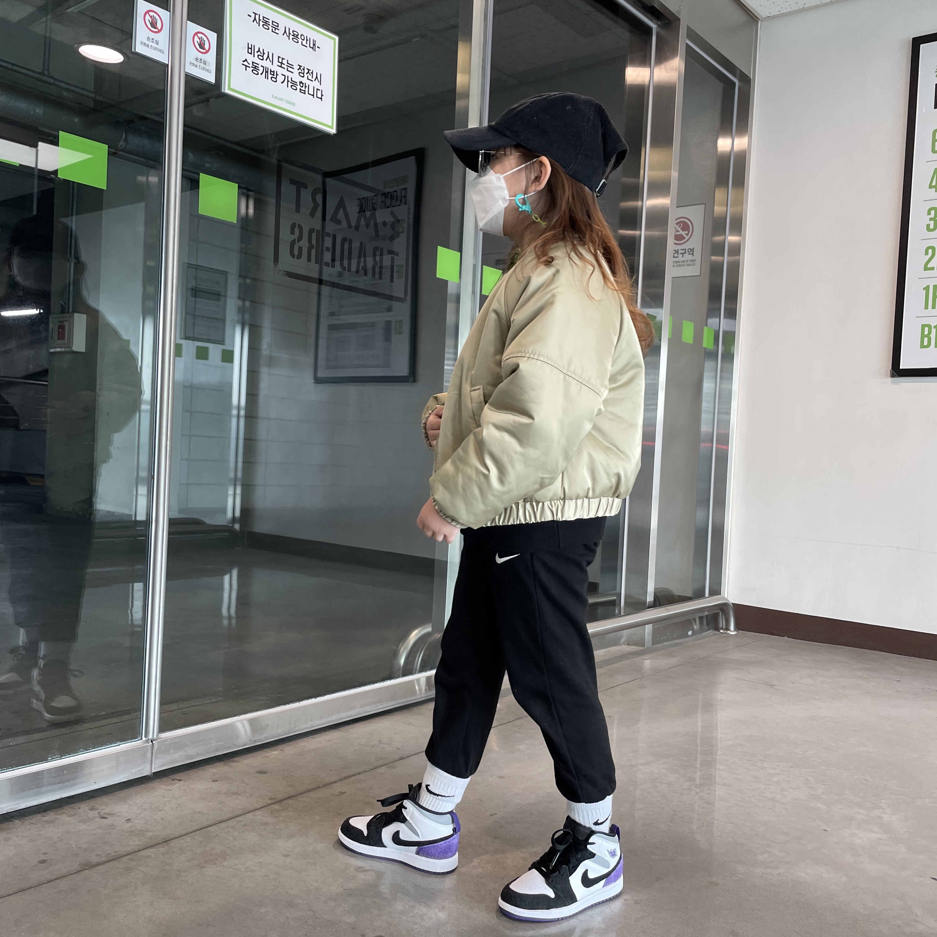 Jordan 1 Mid SE Court Purple, Nike Heritage 86 Corduroy Cap Black 착용 스타일 - 4