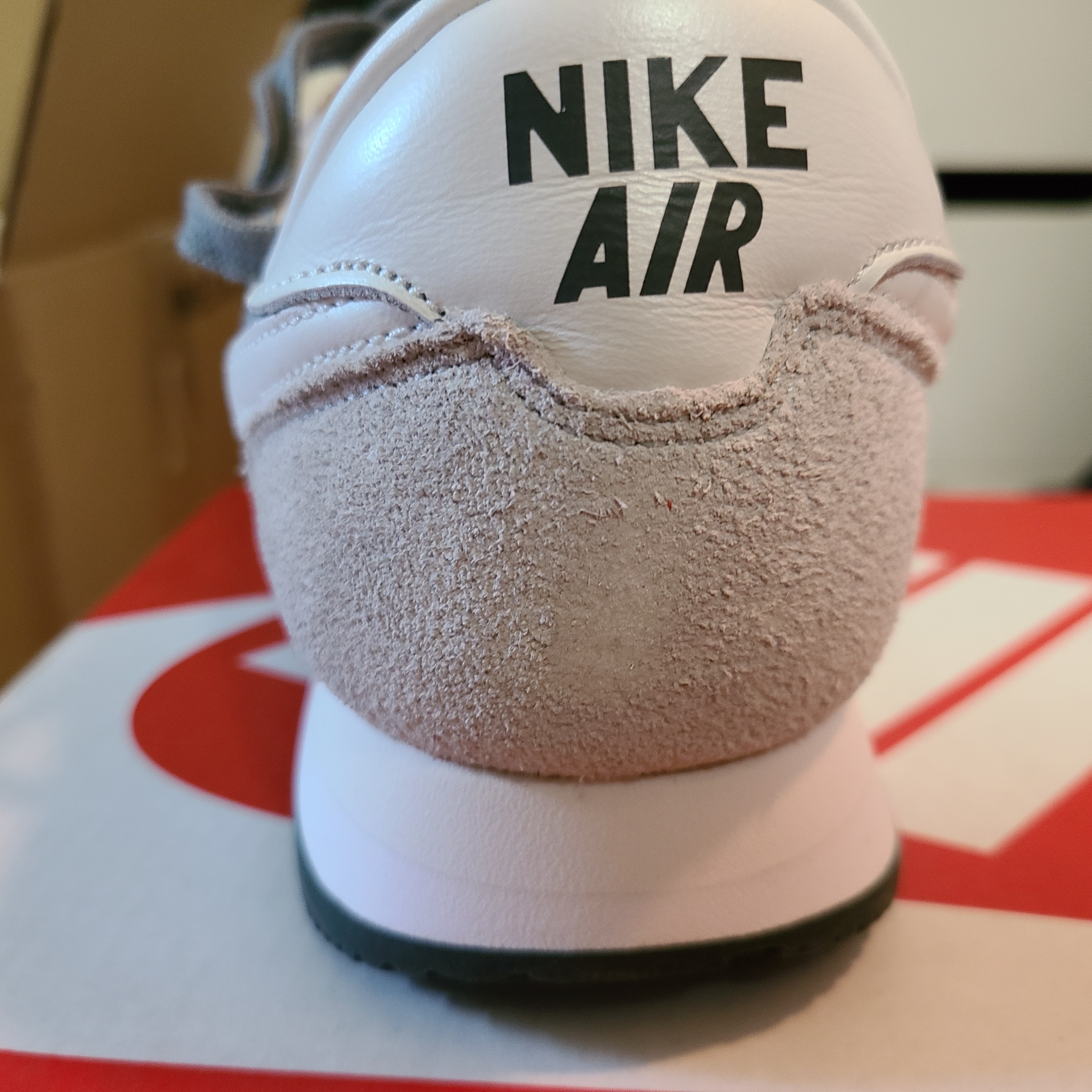 Nike Air Pegasus 83 PRM Grey Fog 착용 스타일 - 4