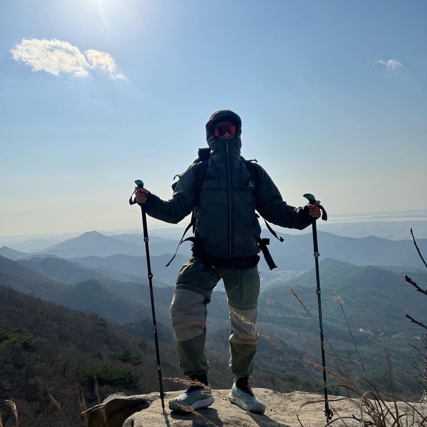 Nike ACG Mountain Fly Gore-Tex Clay Green, Nike ACG Smith Summit Cargo Pants Medium Olive - Asia 착용 스타일 - 3