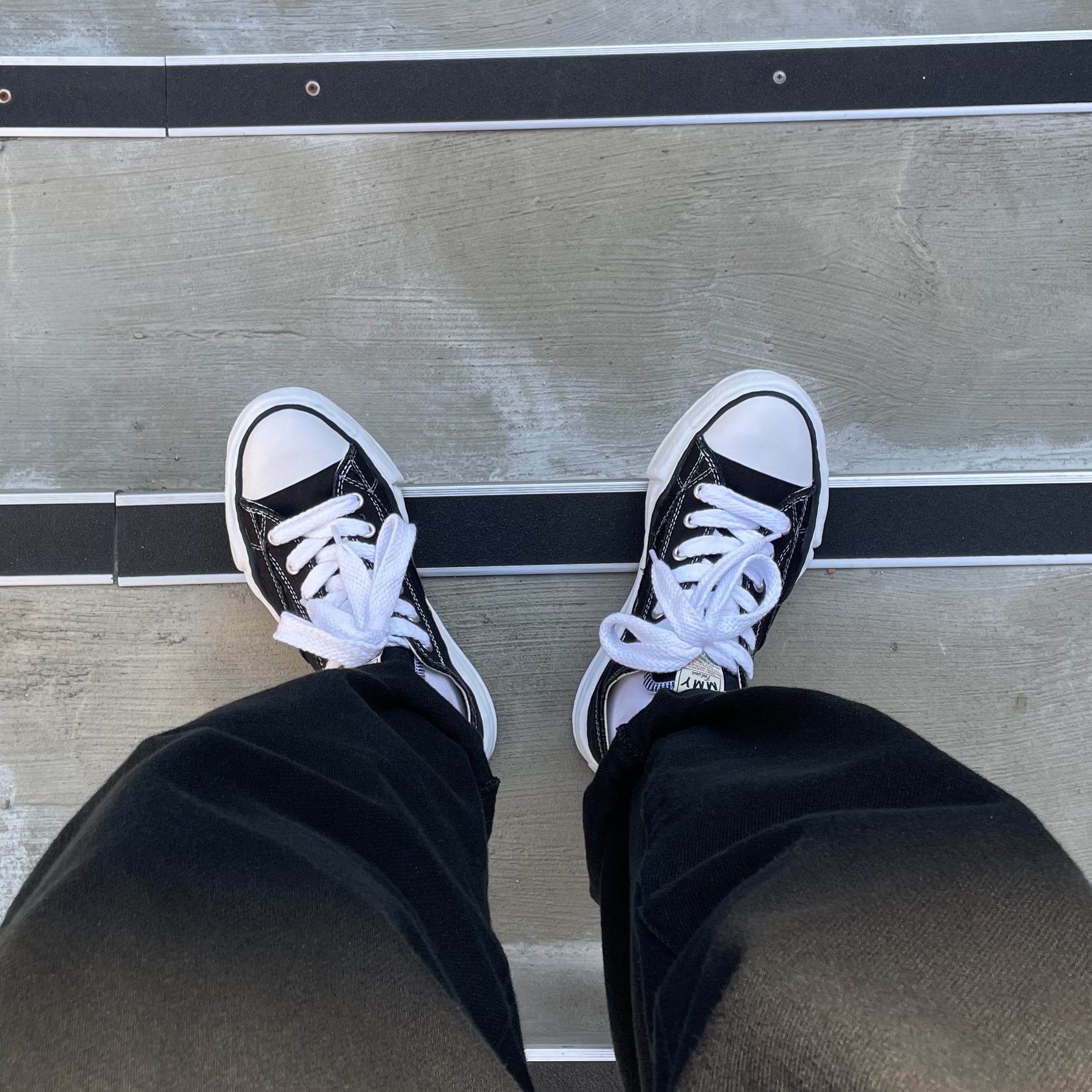 Maison Mihara Yasuhiro Peterson OG Sole Canvas Low Sneakers Black 착용 스타일 - 2