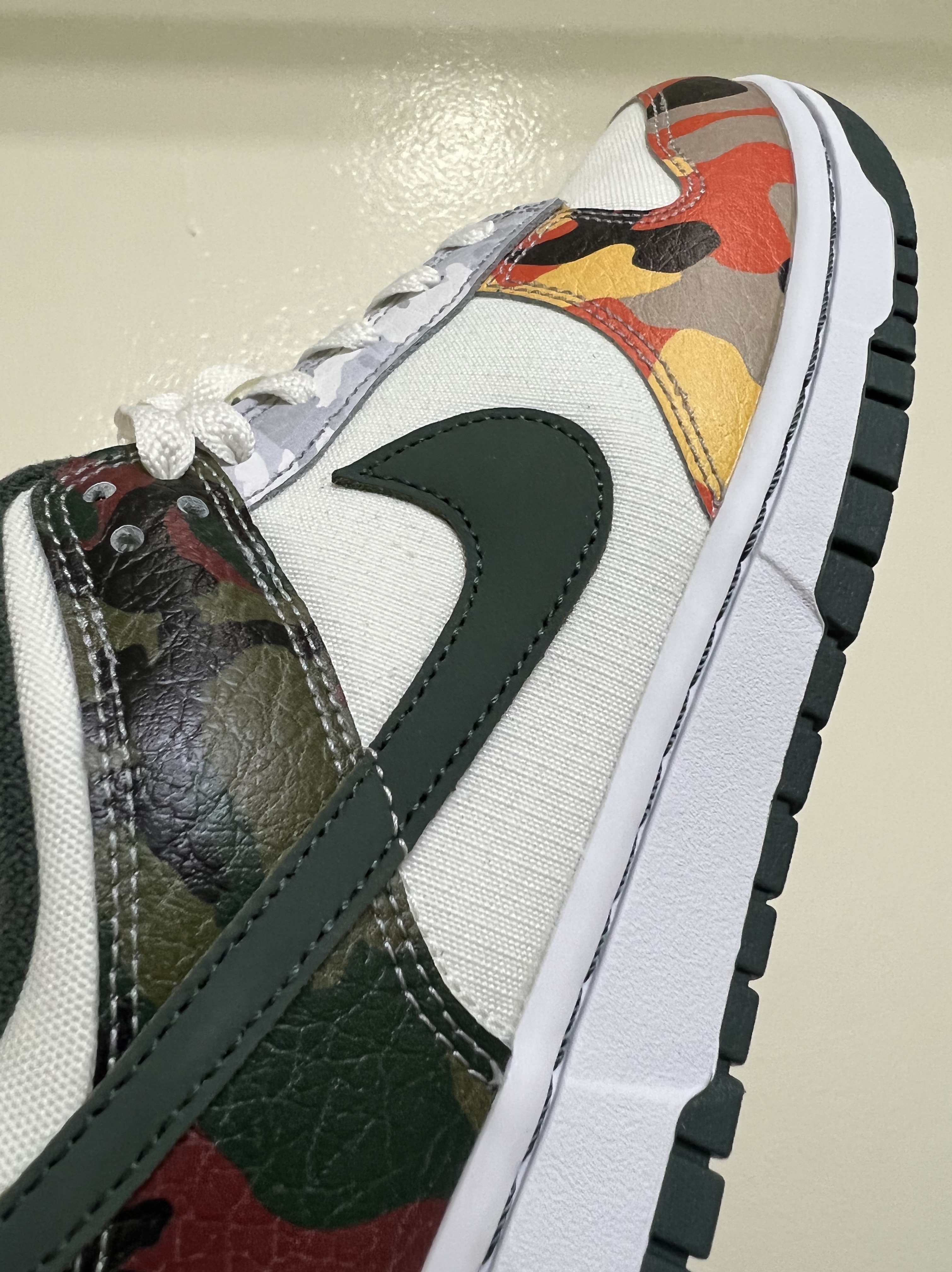 Nike Dunk Low SE Sail Multi Camo 착용 스타일 - 4