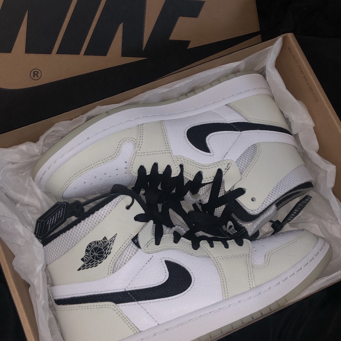 (W) Jordan 1 Zoom Air CMFT Light Bone 착용 스타일