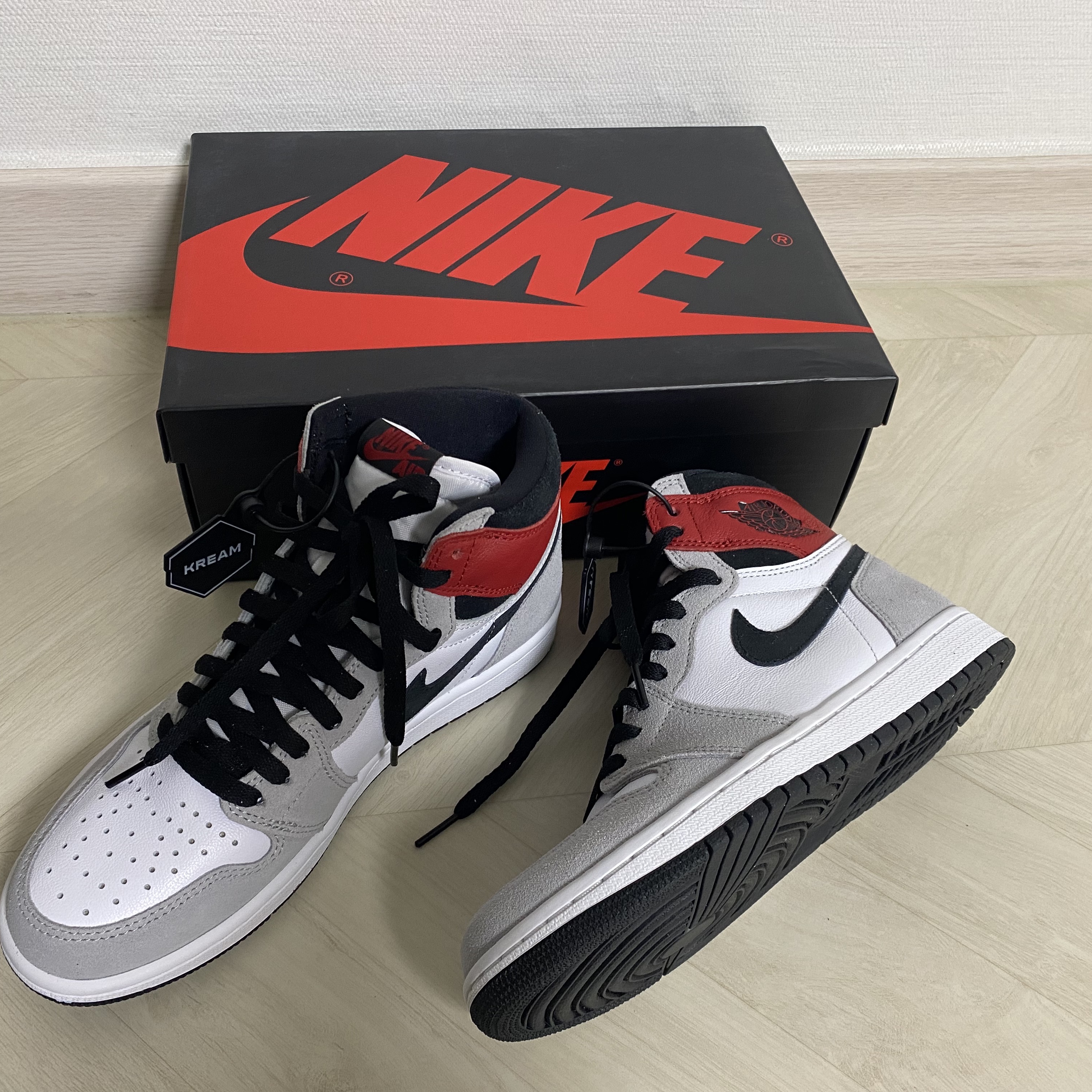 Jordan 1 Retro High OG Light Smoke Grey 착용 스타일