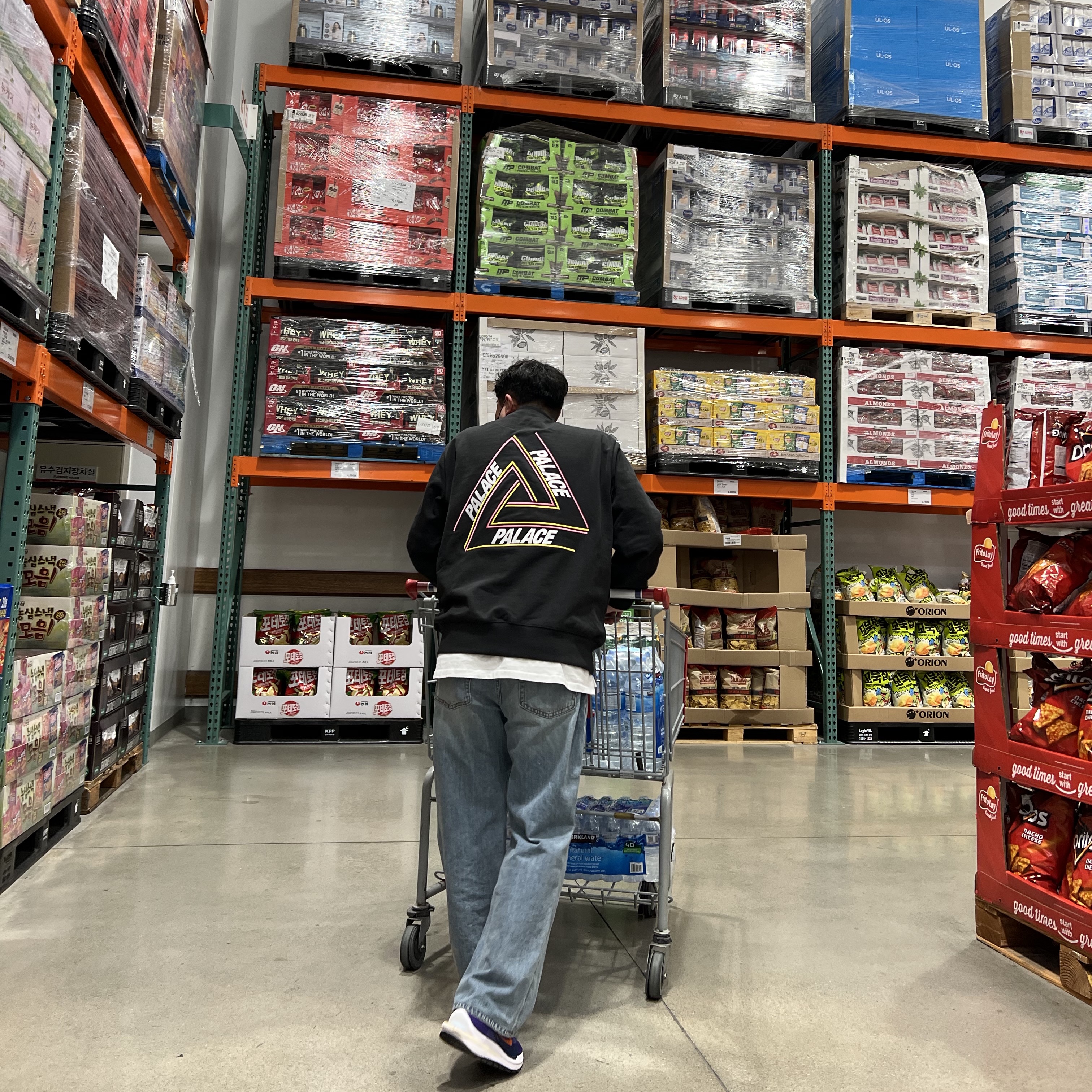 Palace Basically A Tri-Ferg Crew Black - 21FW, Nike x Sacai VaporWaffle Dark Iris 착용 스타일