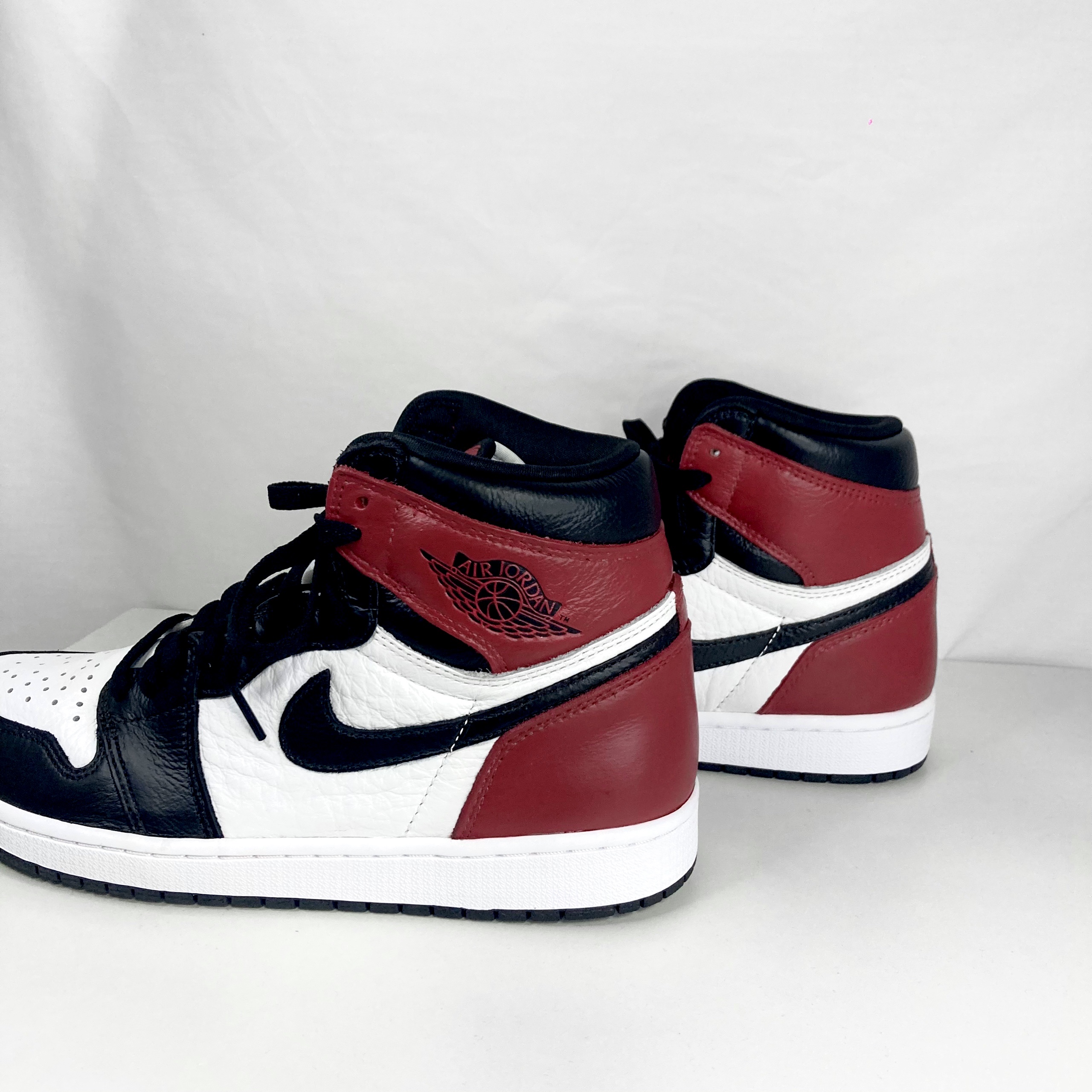 Jordan 1 Retro High OG Light Fusion Red 착용 스타일 - 2